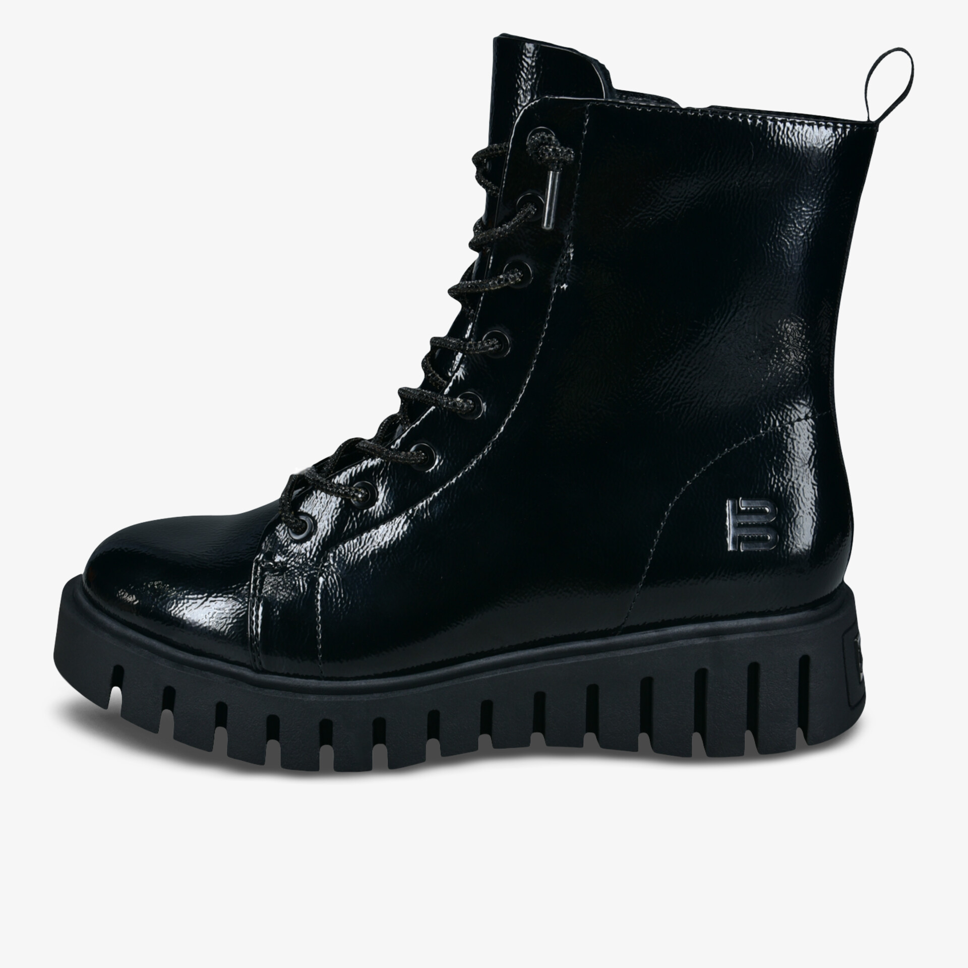 Robuster schwarzer Stiefel mit Schnürung und profilierter Sohle, modernes und komfortables Design