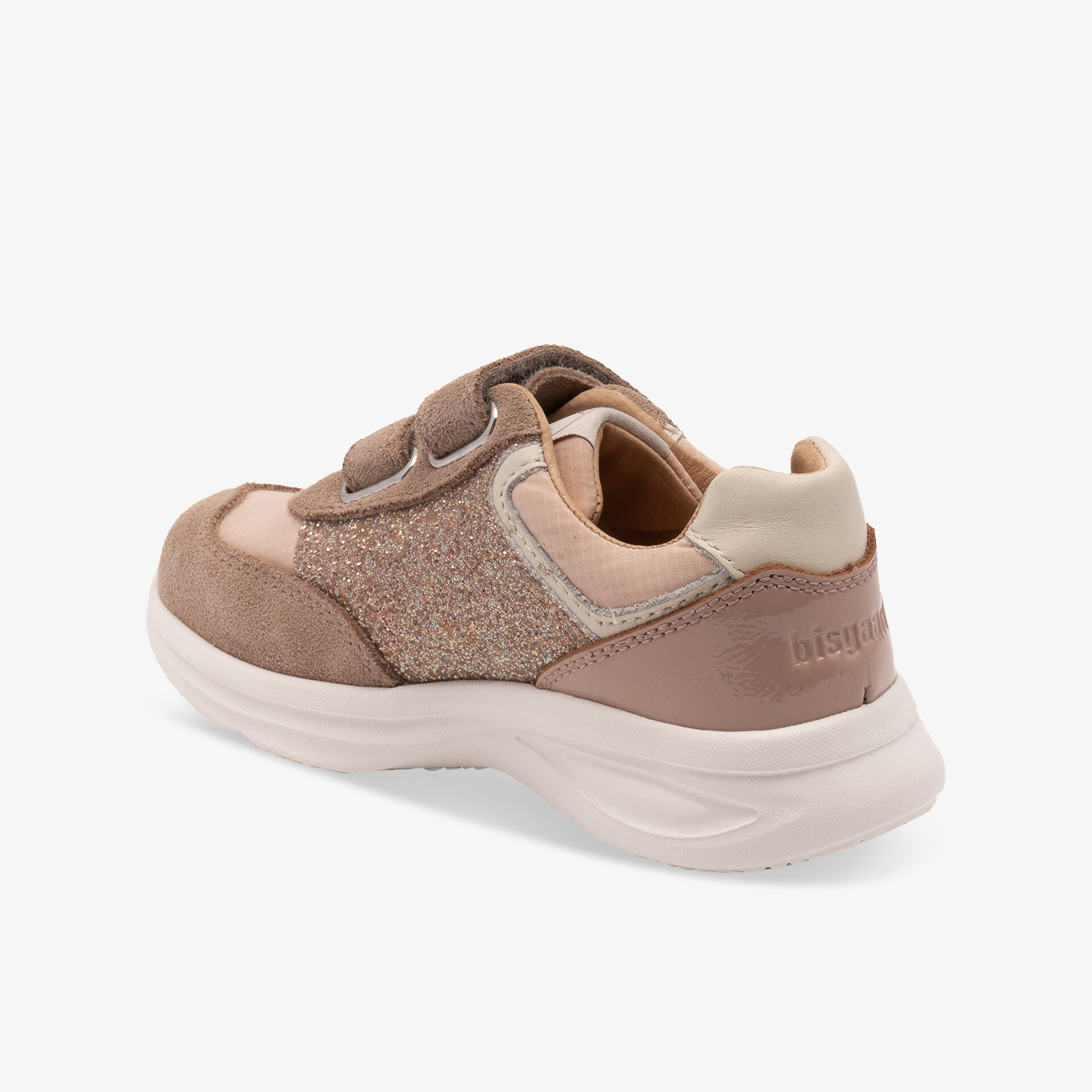 Beiger Sneaker seitlich gezeigt mit weichem Komfortmaterial und rutschfester langlebiger Sohle