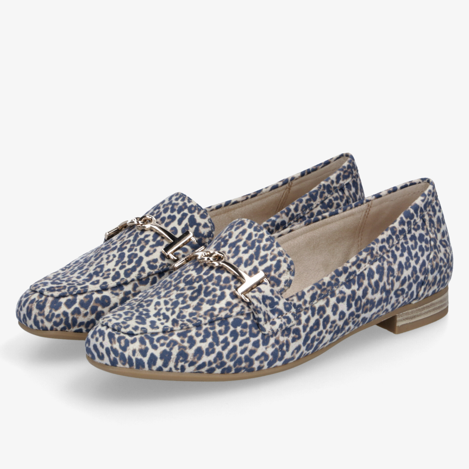 Elegante Mokassins im Leopardenmuster mit Kettendetail, ideal für stilvolle Looks und hohen Tragekomfort.