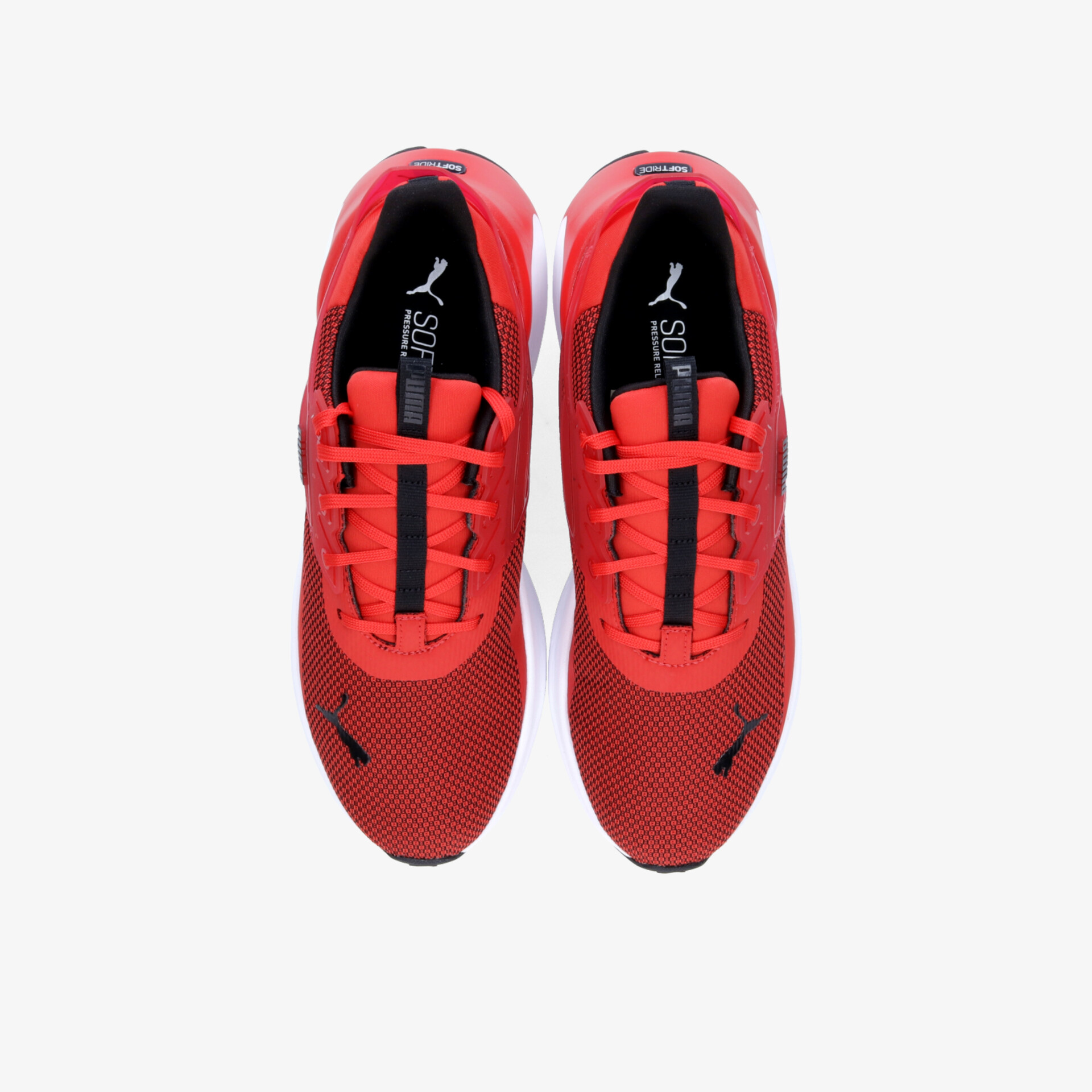 Rote Sportschuhe mit stabiler Schnürung und gepolstertem Innenschuh, rutschfeste Sohle, leichter und atmungsaktiver Komfort