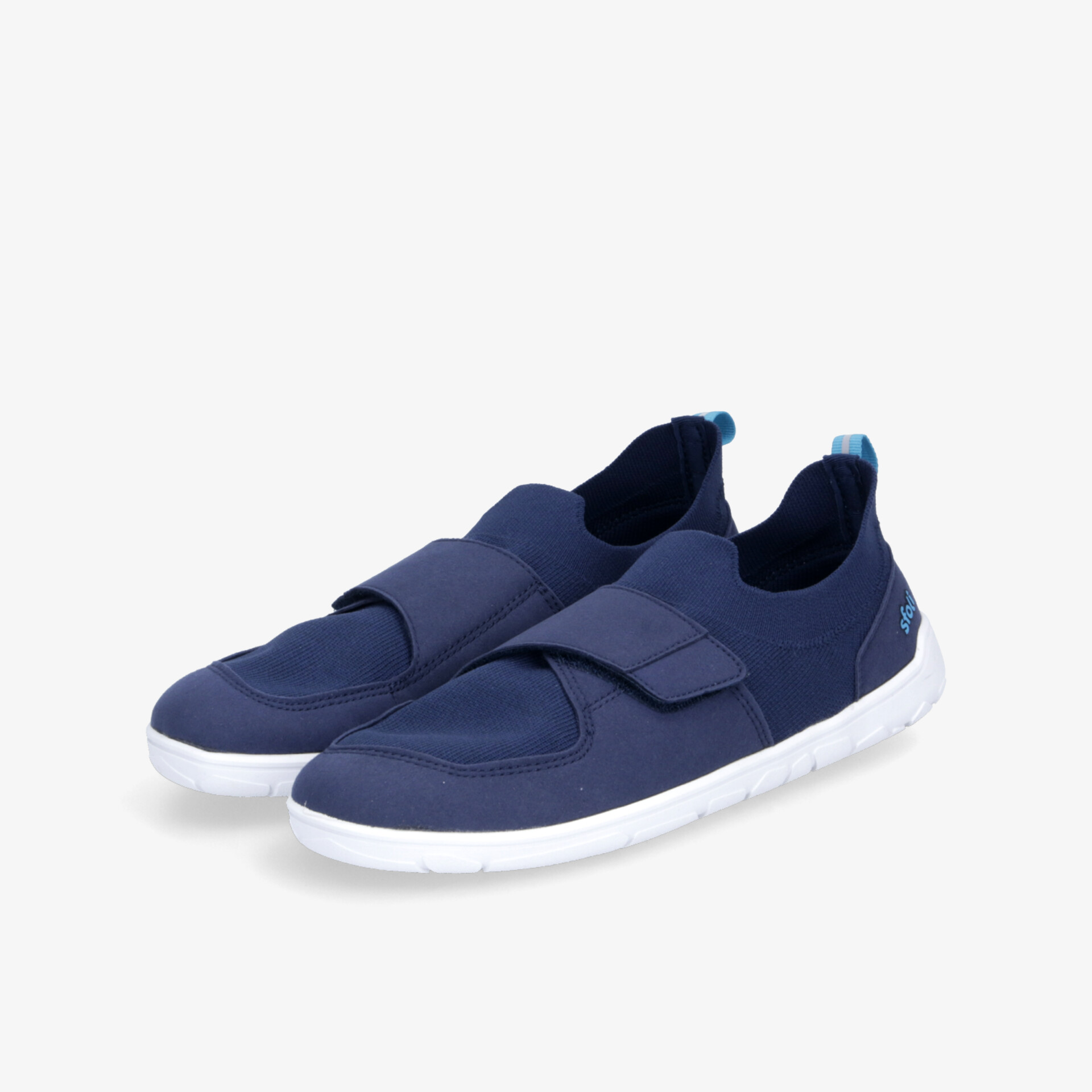Leichte navy blaue Schuhe mit elastischem Verschluss und rutschfester weißer Sohle für bequemen Komfort und sportlichen Stil