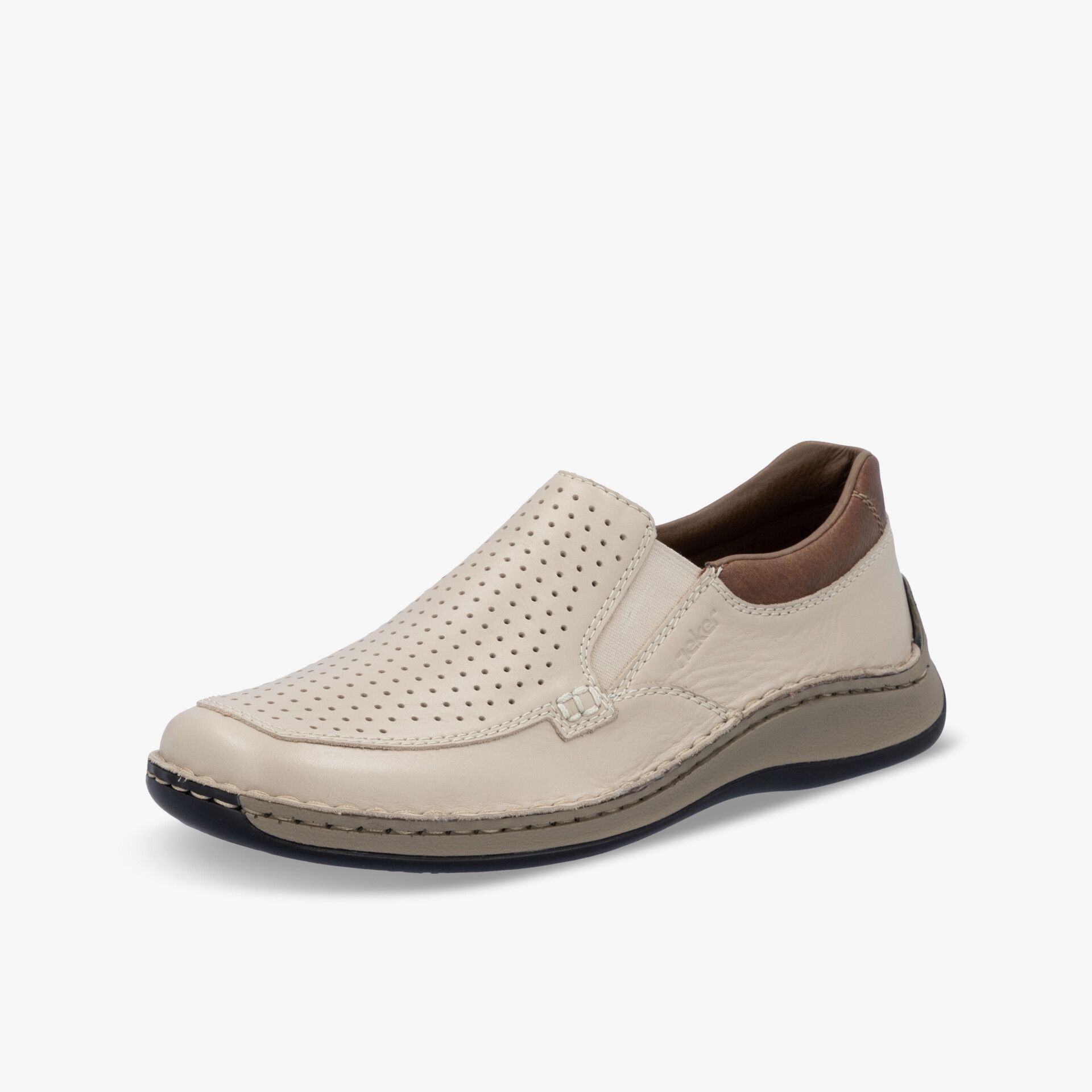 Bequemer beiger Slip-On Schuh mit atmungsaktiven Perforationen und flexibler Laufsohle für hohen Tragekomfort