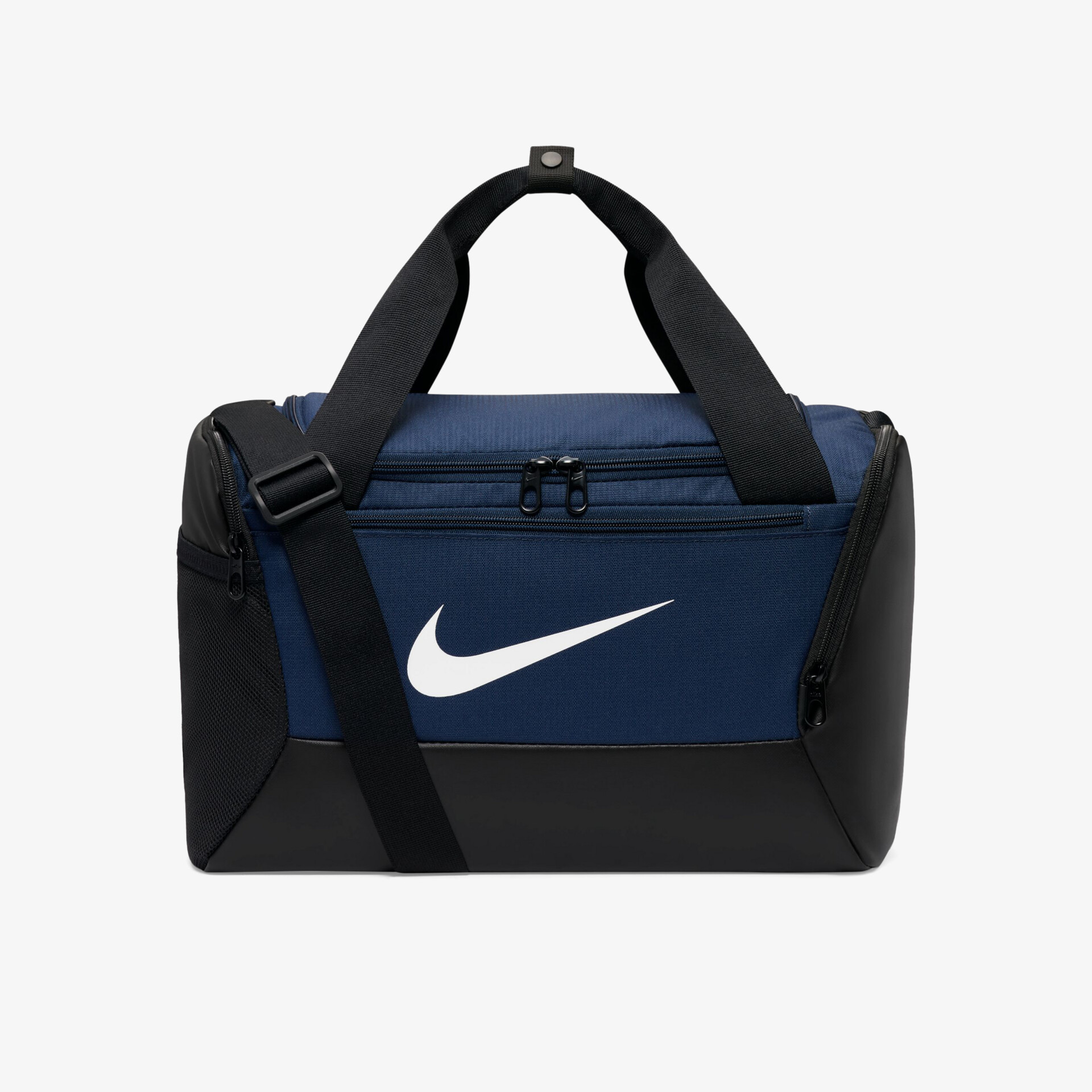 Geräumige und strapazierfähige Nike Sporttasche in Blau und Schwarz, ideal für Sport und Reisen.
