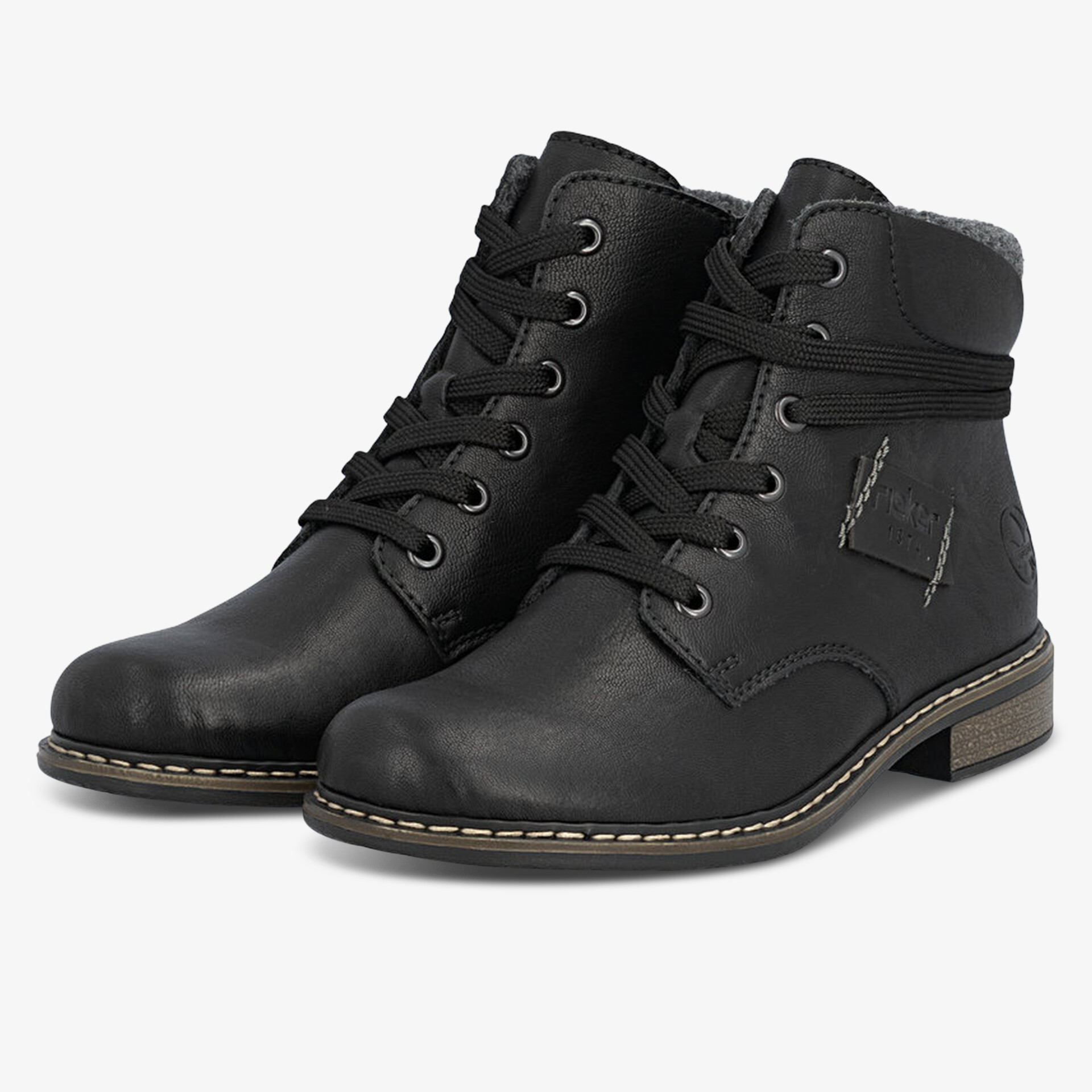 Schwarze robuste Schnürstiefel aus Leder mit gepolstertem Schaft und kontrastierender Naht für hohen Tragekomfort