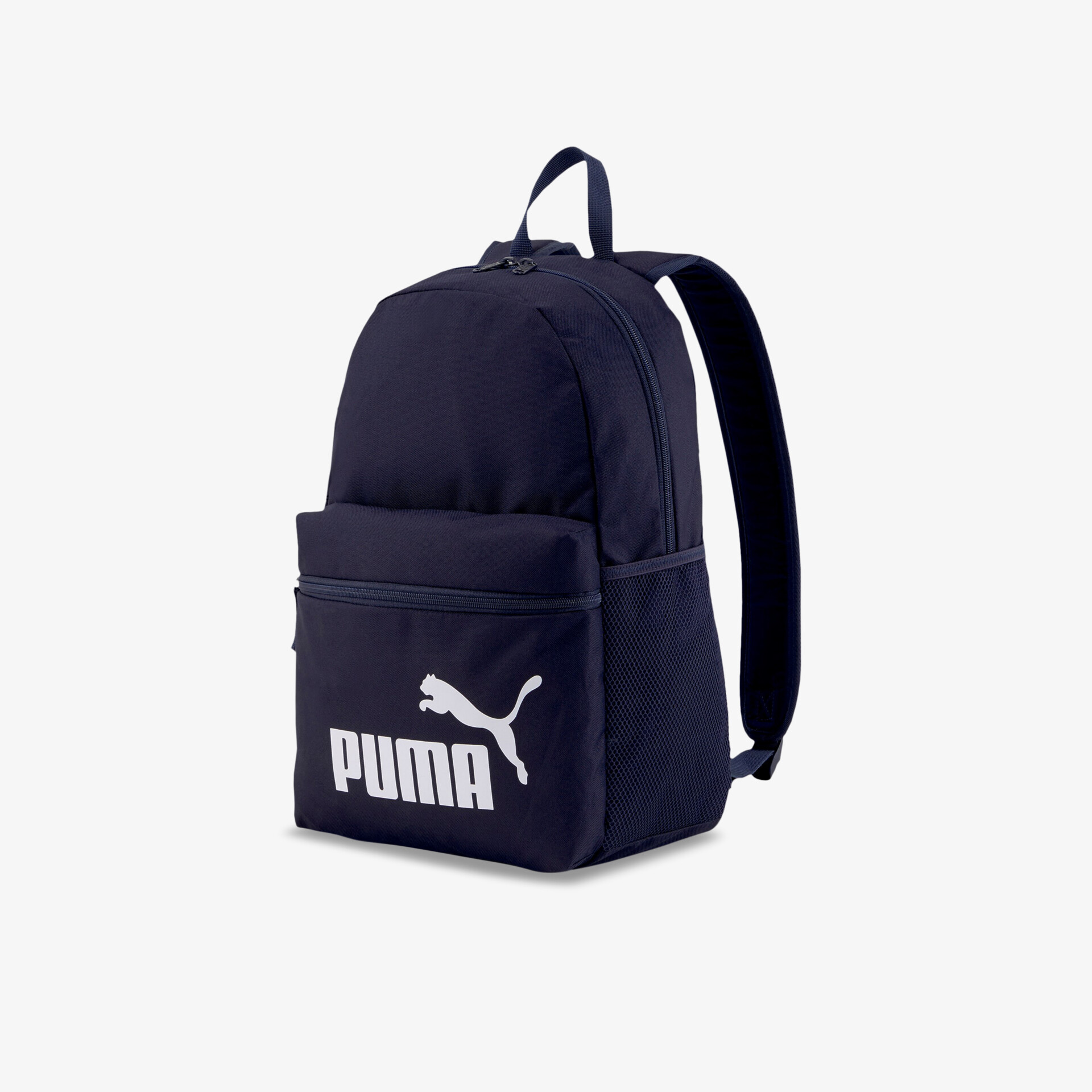Moderner dunkelblauer Puma Rucksack mit markantem Logo und funktionalem Design, ideal für Alltag und Reisen.