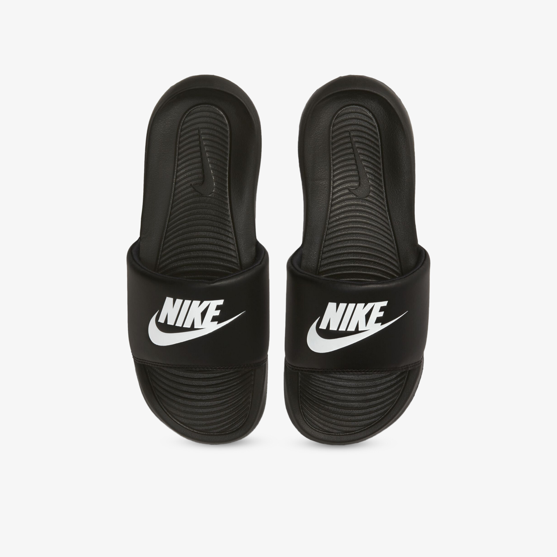 Schwarze Nike-Badeschuhe mit Logoprint und gepolstertem Fußbett für optimalen Komfort und Stil im klassischen Design.