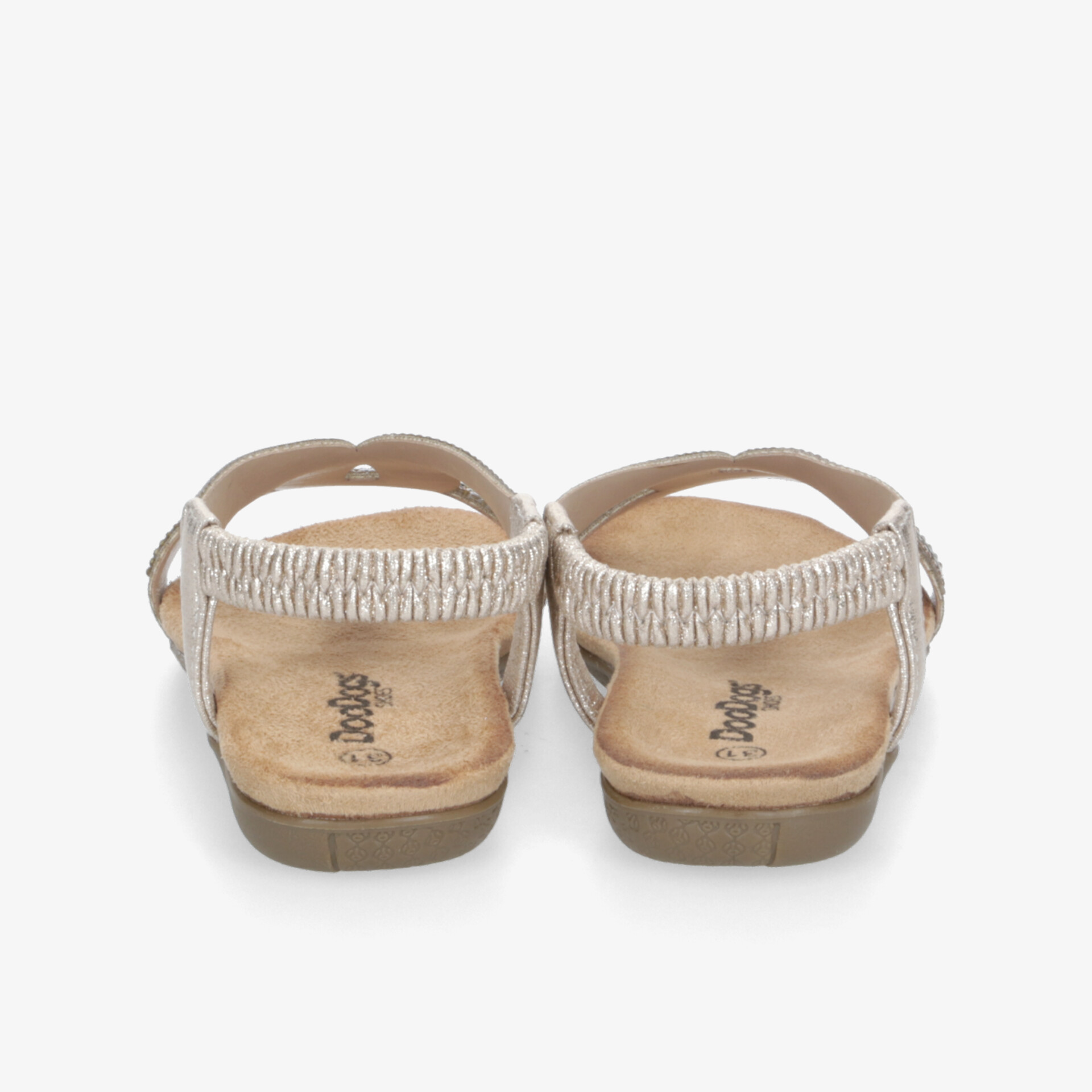 Bequeme beige Sandalen mit verstellbarem Riemen und gepolsterter Innensohle in klarer Rückansicht als Paar