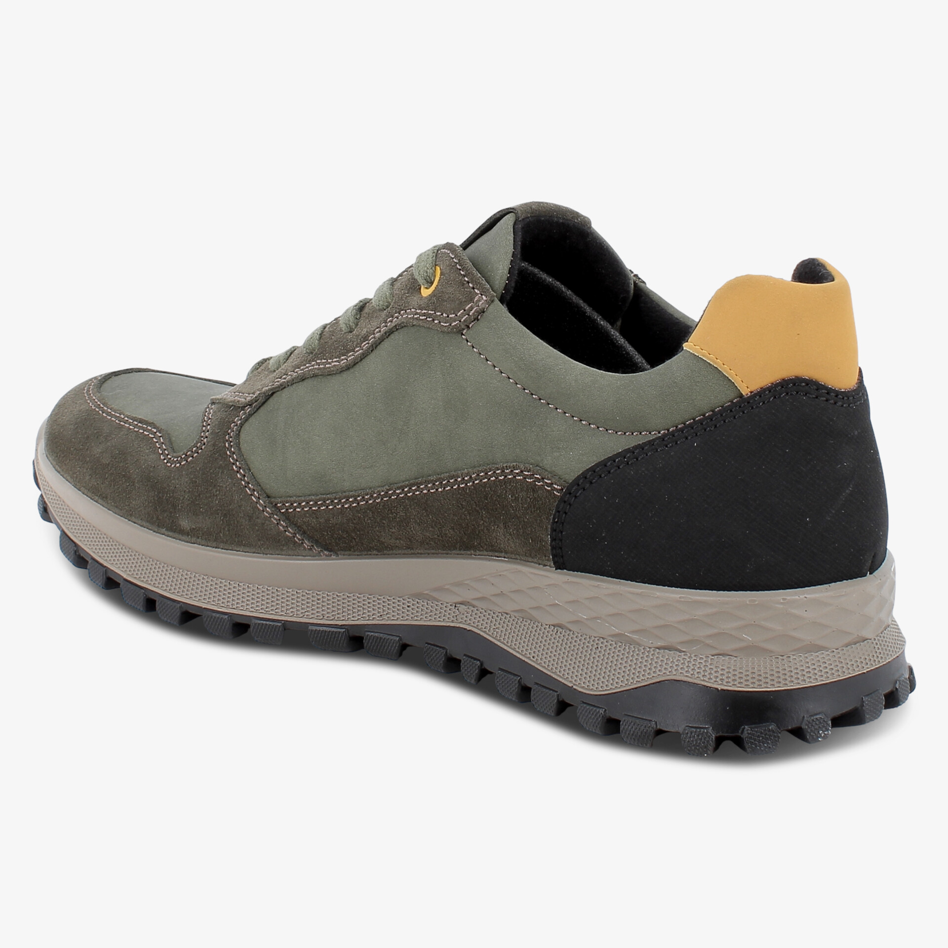 Robuster Schnürschuh mit komfortabler Passform und profilierter Sohle, ideal für den Outdoor-Einsatz