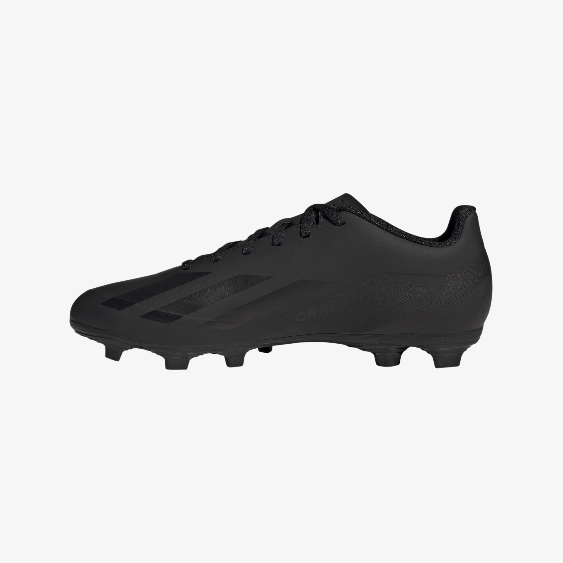 Schwarzer Fußballschuh mit hoher Traktion und sportlichem Design für optimale Leistung auf dem Spielfeld.
