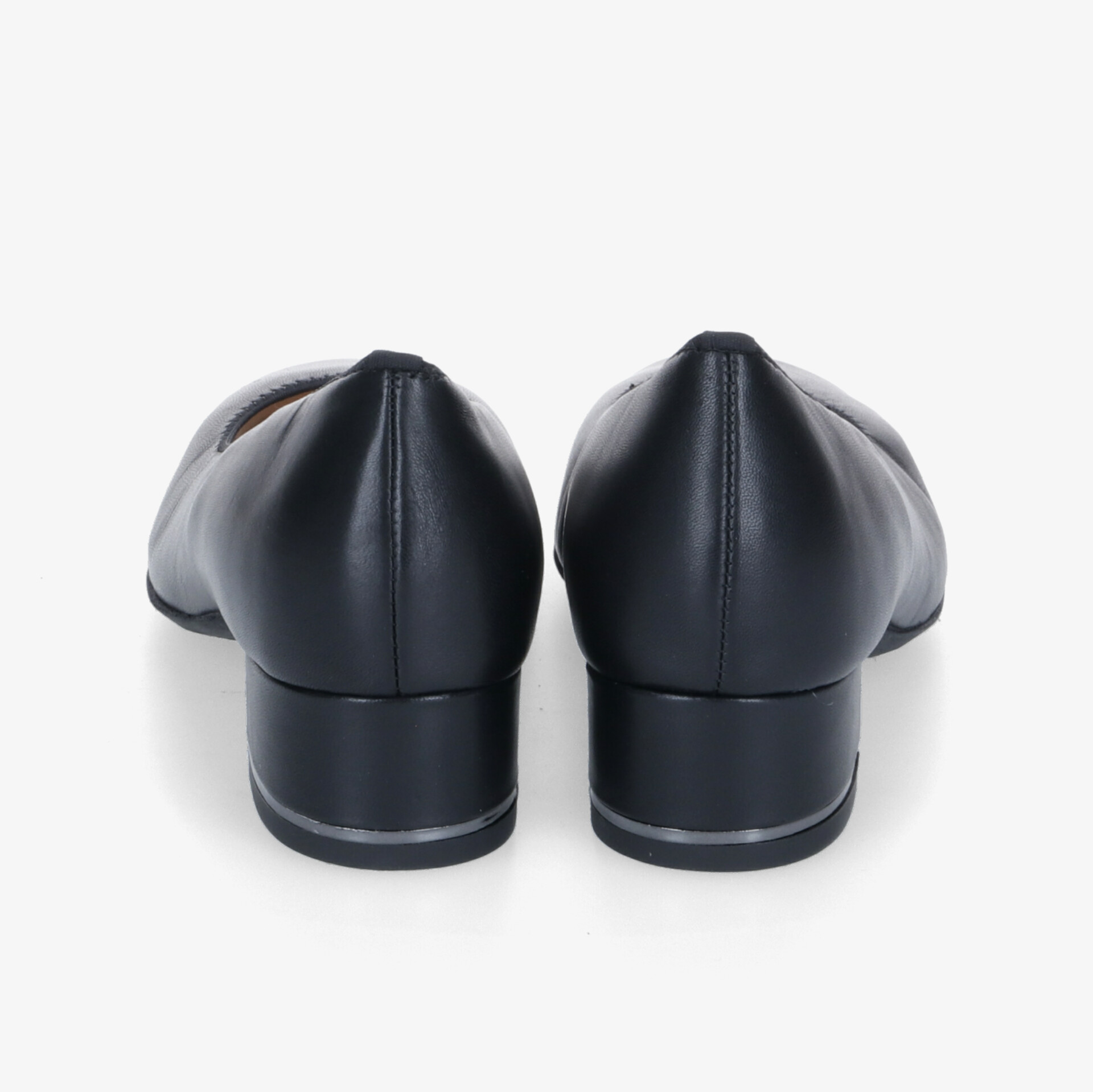 Elegante schwarze Lederschuhe mit niedrigem Absatz und klassischem Design für höchsten Komfort.