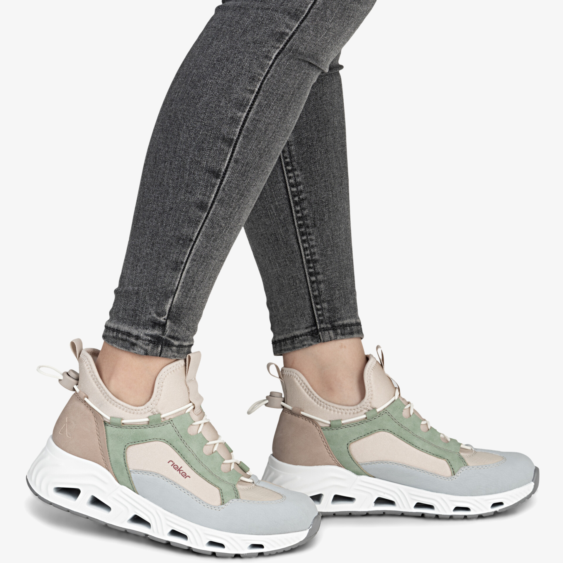 Moderner, bequemer Sneaker mit atmungsaktivem Material und robuster, flexibler Sohle, idealer Alltagsschuh