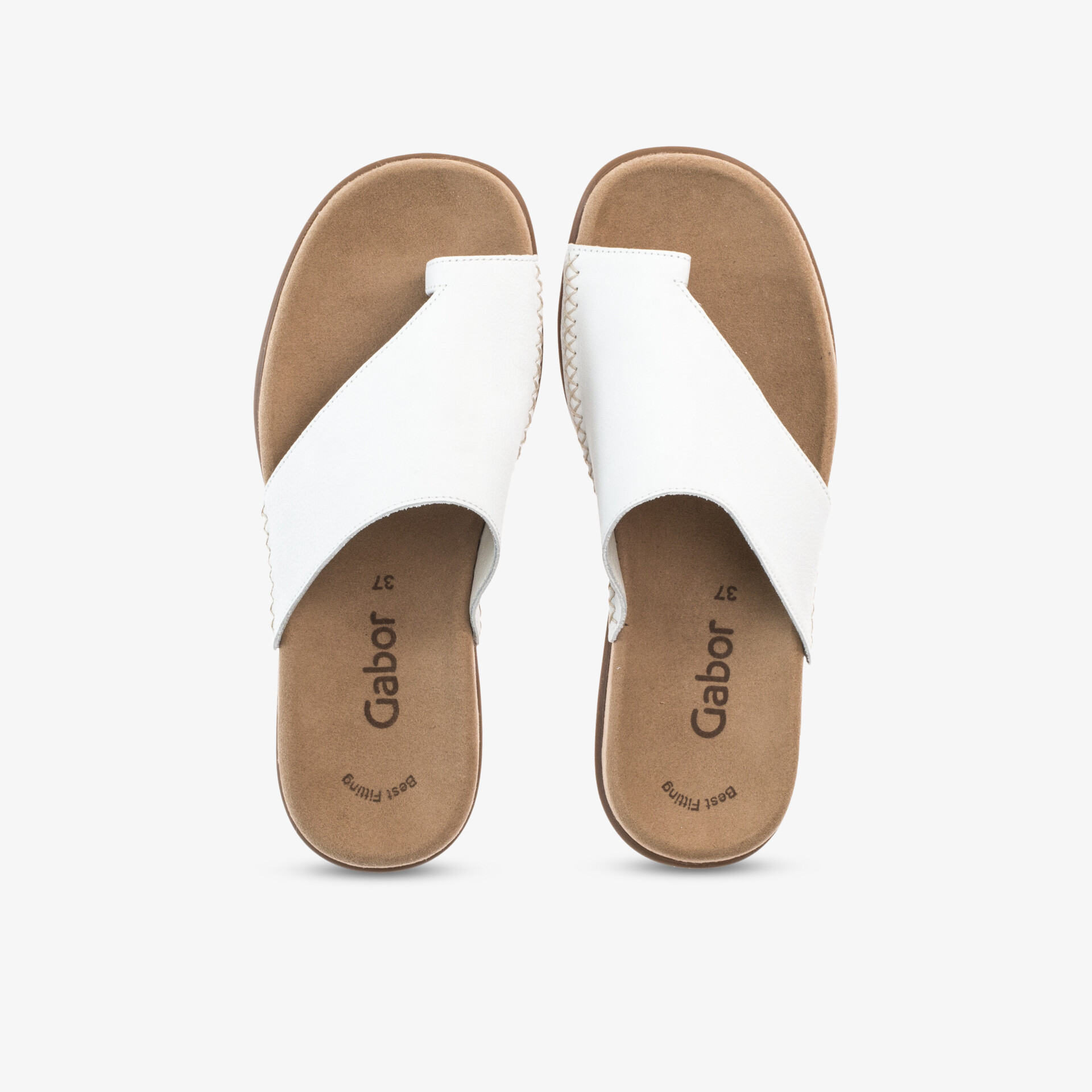 Elegante weiße Sandalen mit breitem Riemen und komfortablem Fußbett für angenehmes Tragen.