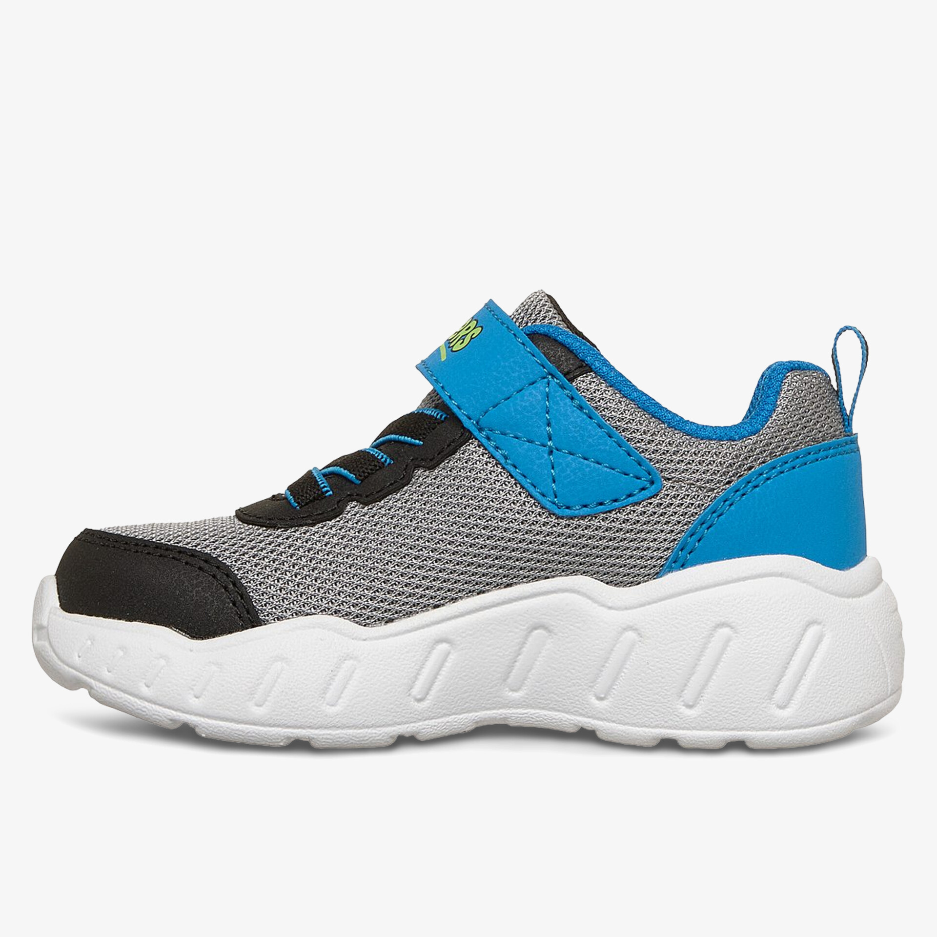 Robuster blauer Sneaker mit atmungsaktivem Mesh und rutschfester Sohle in modernem Design.