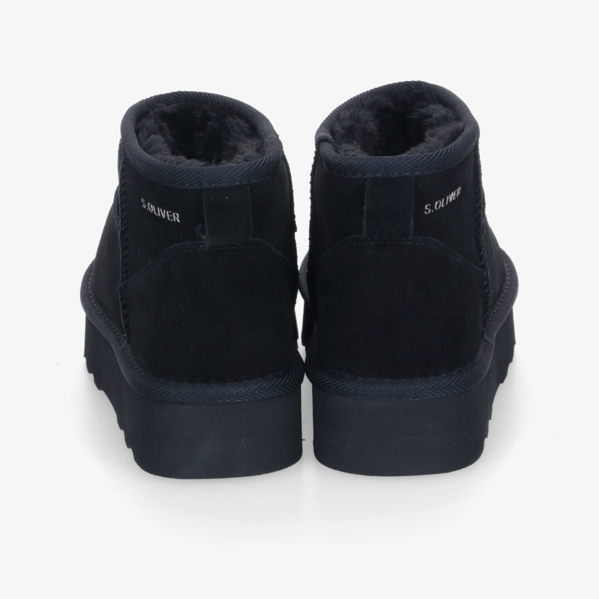 Schwarze warme Schuhe mit weichem Innenfutter und rutschfester Sohle, Rückansicht, hoher Tragekomfort