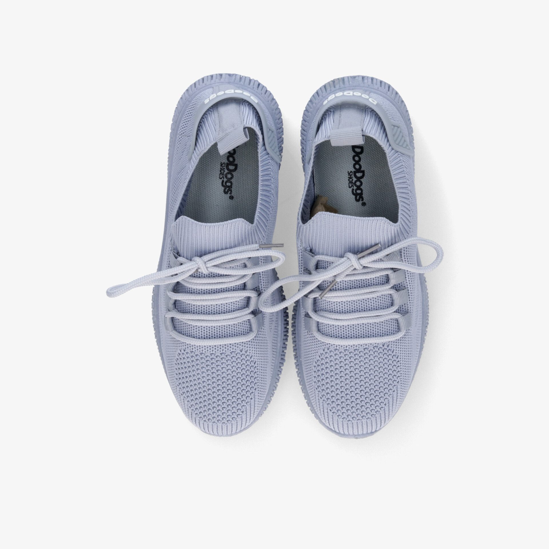 Sportliche blaue Sneaker mit atmungsaktivem Material, leichter Bauweise und flexiblem Sohlenprofil