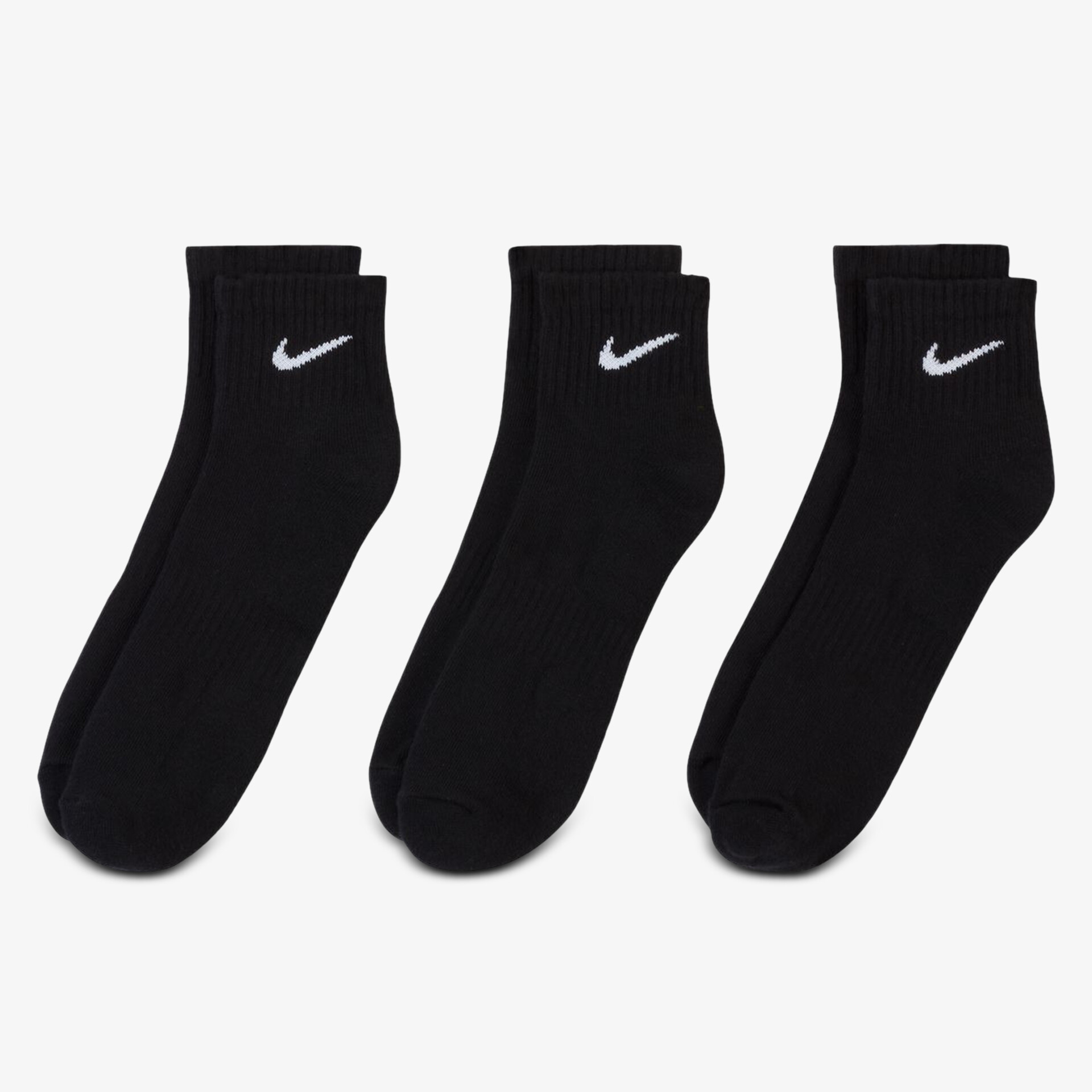 Schwarze Nike Sportsocken, atmungsaktiv und elastisch für höchsten Tragekomfort im Alltag und beim Sport