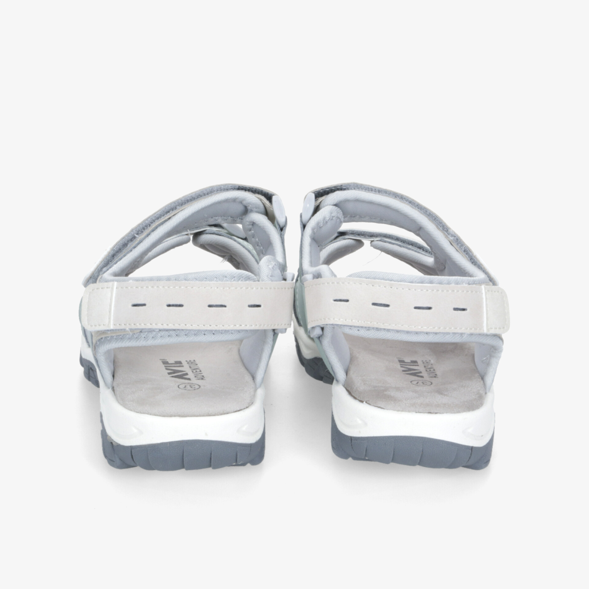 Rückansicht von sportlichen Sandalen mit verstellbaren Riemen und gepolstertem Fußbett für hohen Tragekomfort