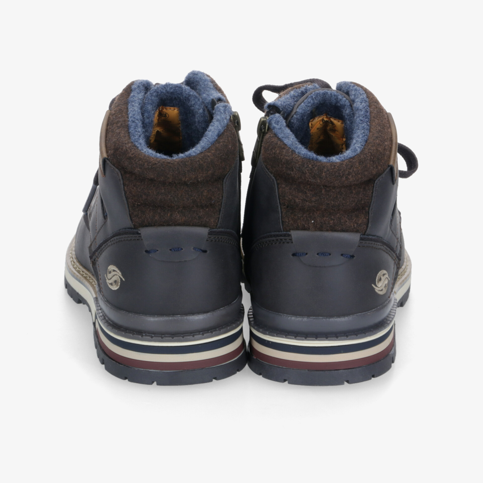 Rückansicht von robusten, warm gefütterten Outdoor-Stiefeln mit rutschfester Sohle und gepolstertem Schaft