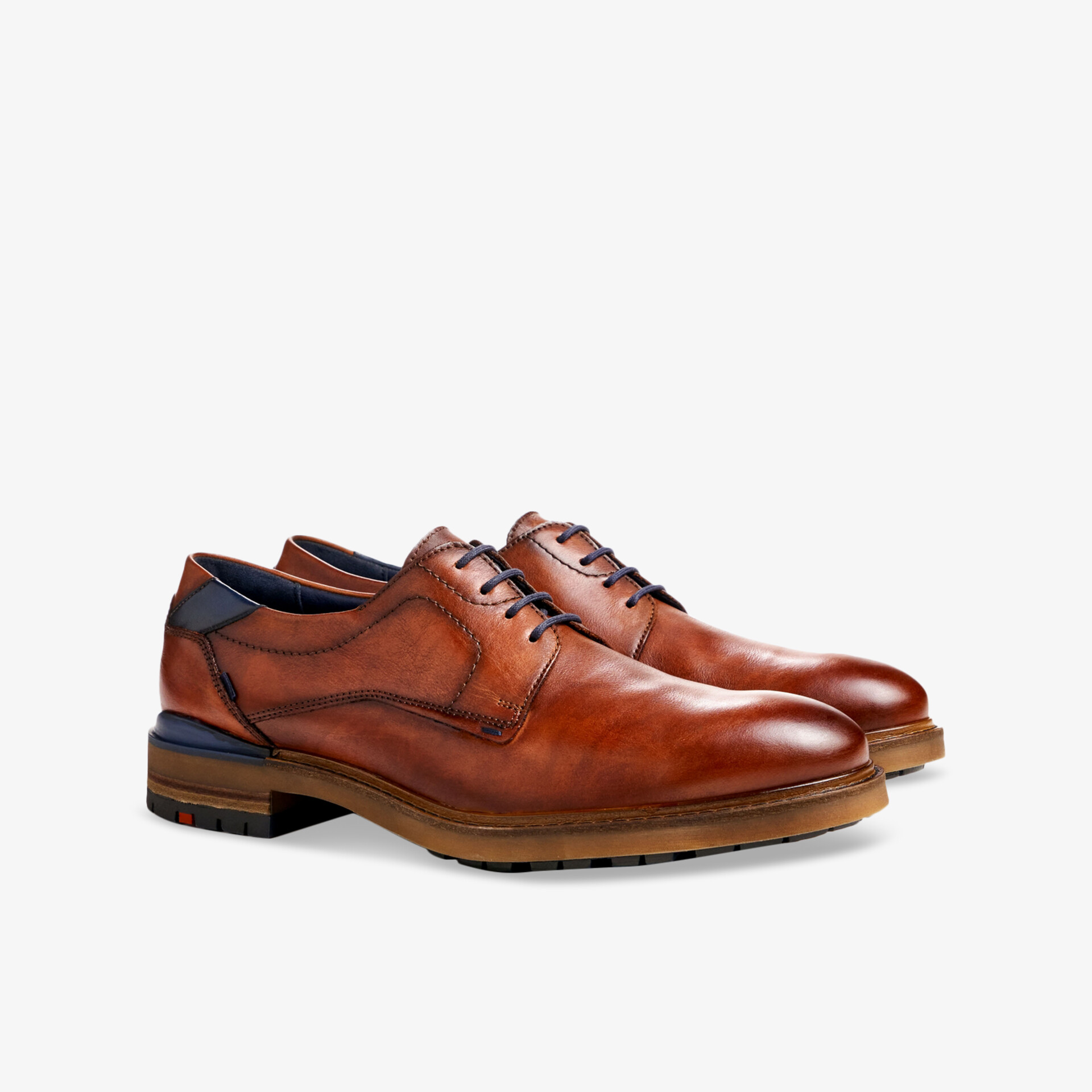 Elegante braune Lederschuhe mit Schnürung und rutschfester Sohle für einen stilvollen und bequemen Auftritt.