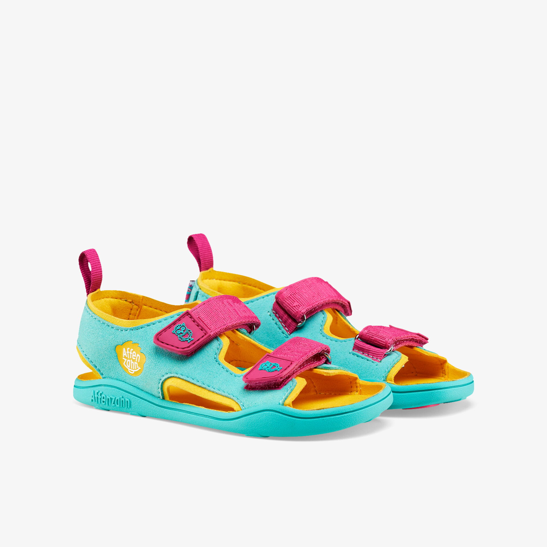 Bequeme bunte Kindersandalen mit verstellbaren Klettverschlüssen, flexibler Sohle und atmungsaktivem Material