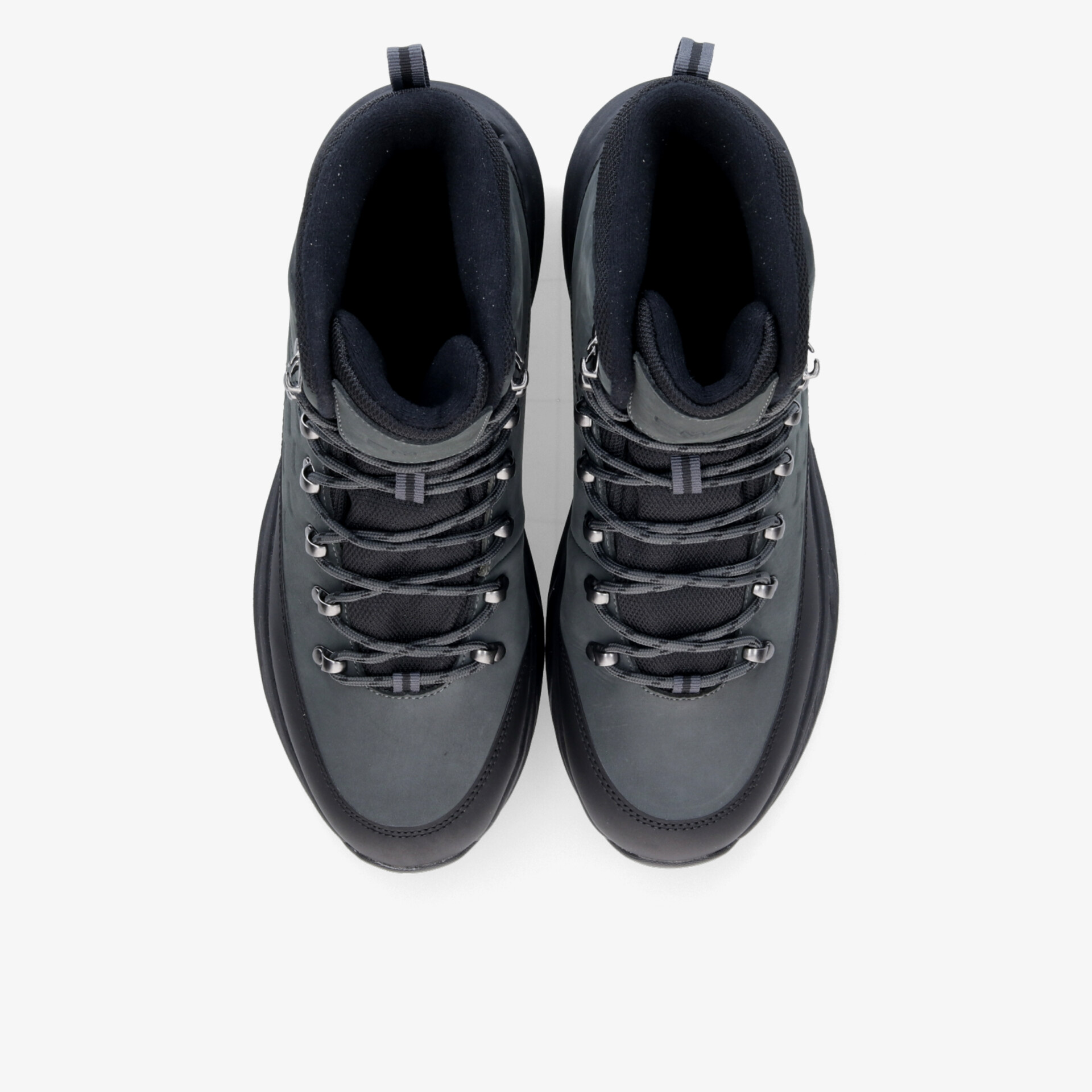 Robuste schwarze Wanderschuhe mit gepolstertem Innenbereich und rutschfester Sohle als Paar von oben