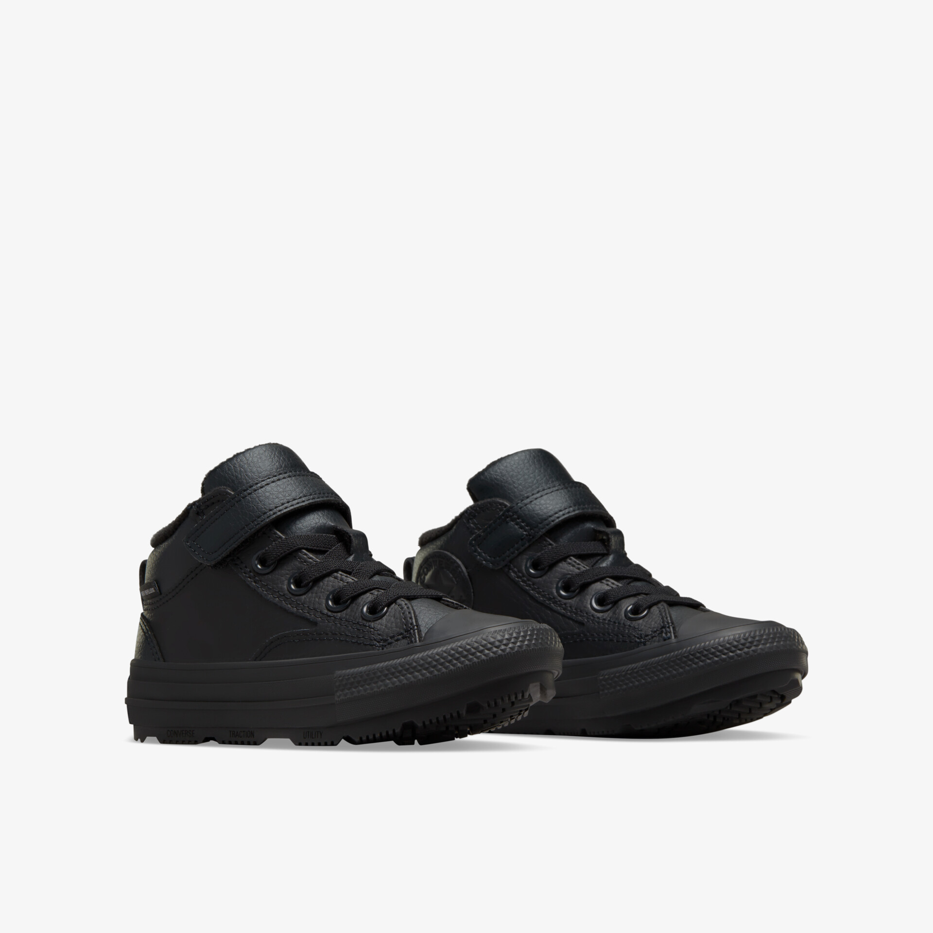 Schwarze robuste Sneaker mit Klettverschluss, ideal für vielseitigen Einsatz und maximalen Komfort.