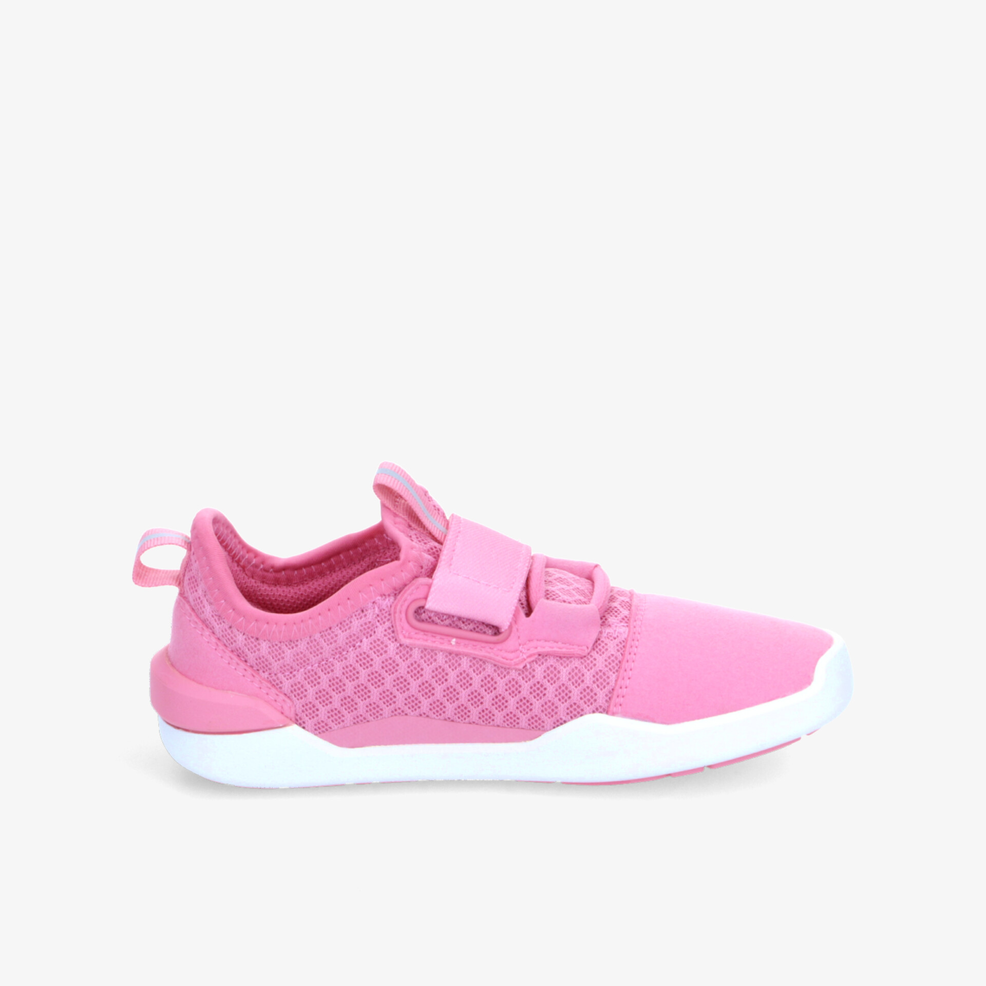 Leichter pinker Sportschuh mit atmungsaktivem Mesh, flexiblem Design und rutschfester weißer Sohle, seitliche Ansicht.