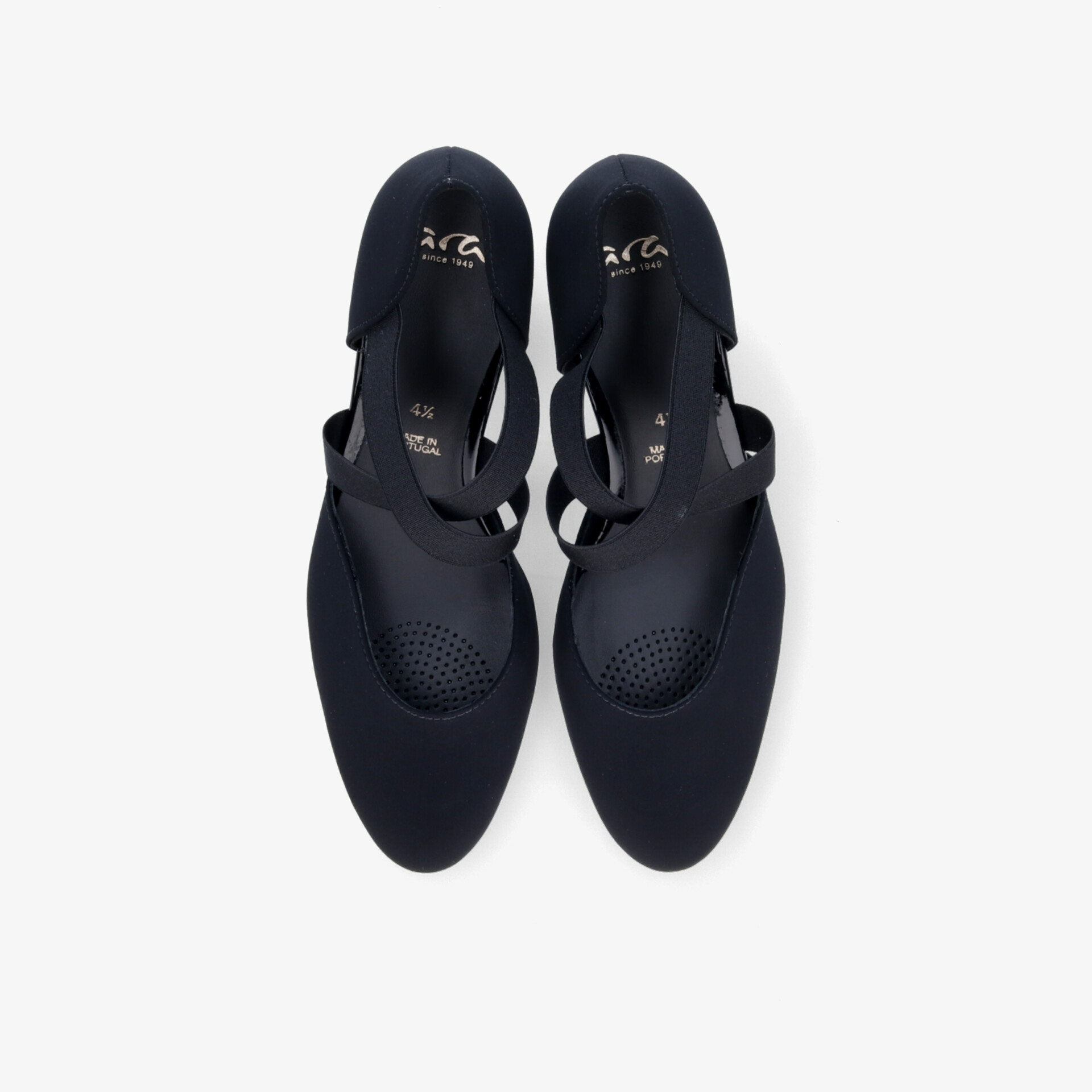 Elegante schwarze Schuhe mit atmungsaktiem Material und stilvollem Design für vielseitige Auftritte.
