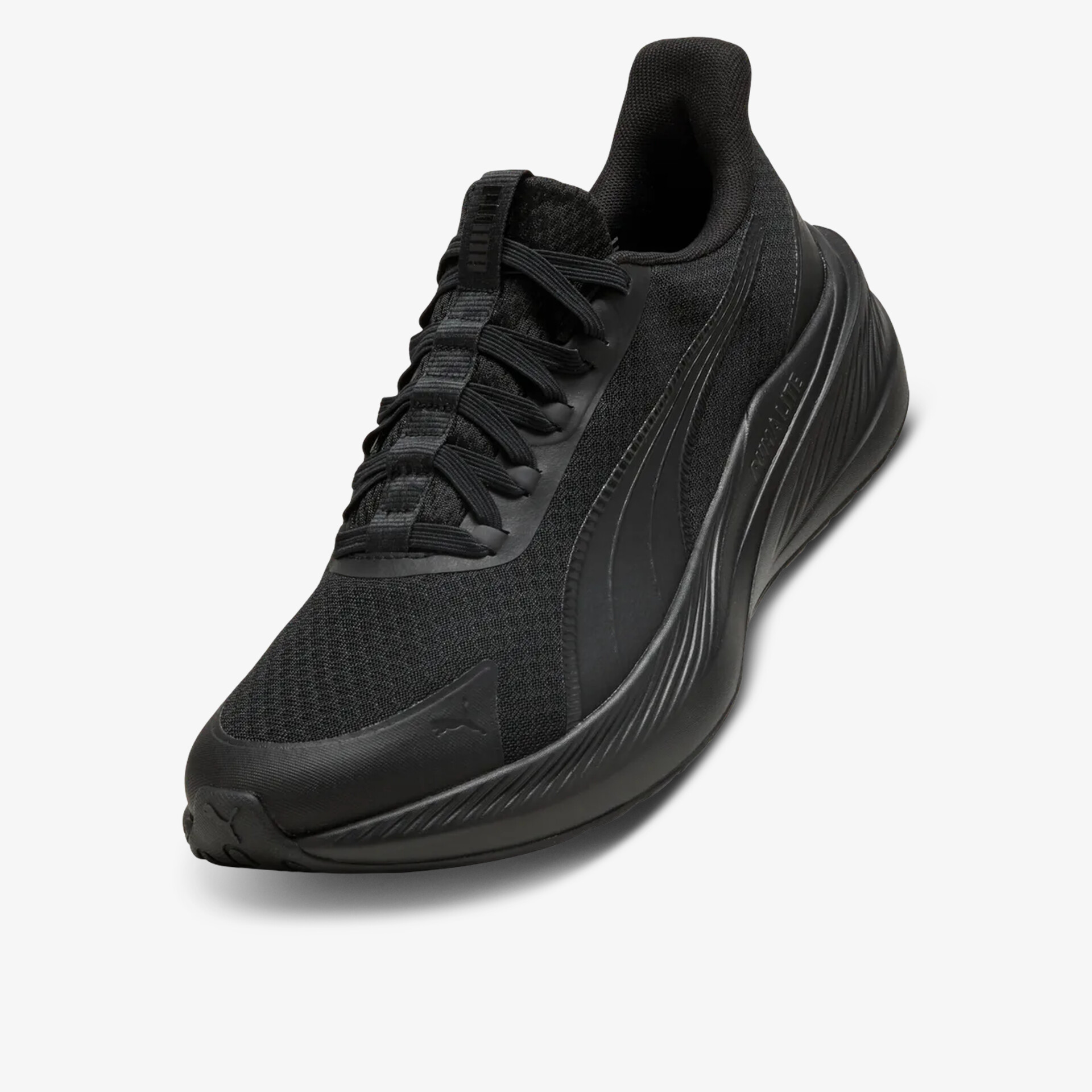 Schwarzer, stylisher Sneaker mit bequemer Passform und moderner Silhouette.