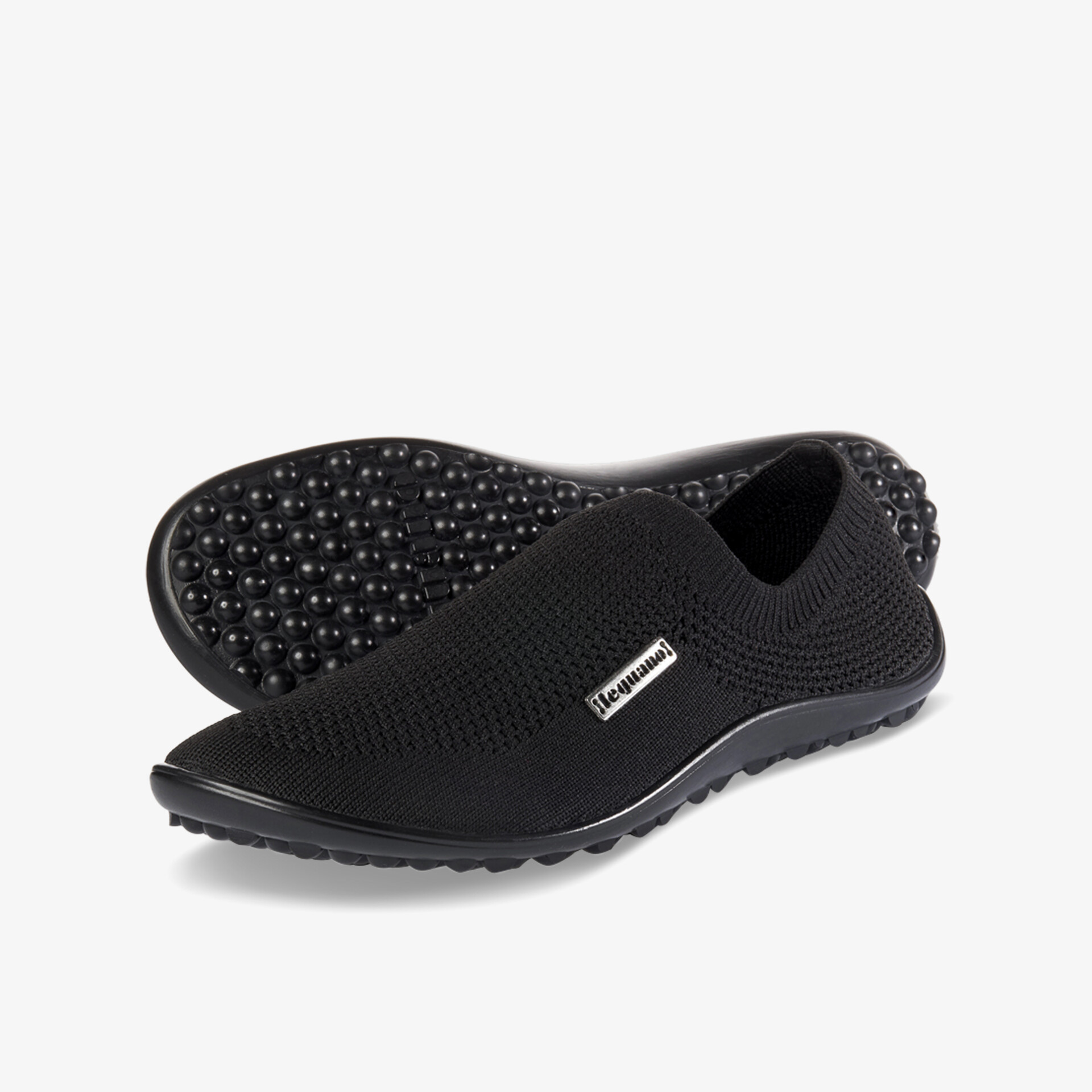 Atmungsaktive schwarze Schuhe mit rutschfester Sohle, ideal für Komfort und Stil im Alltag.