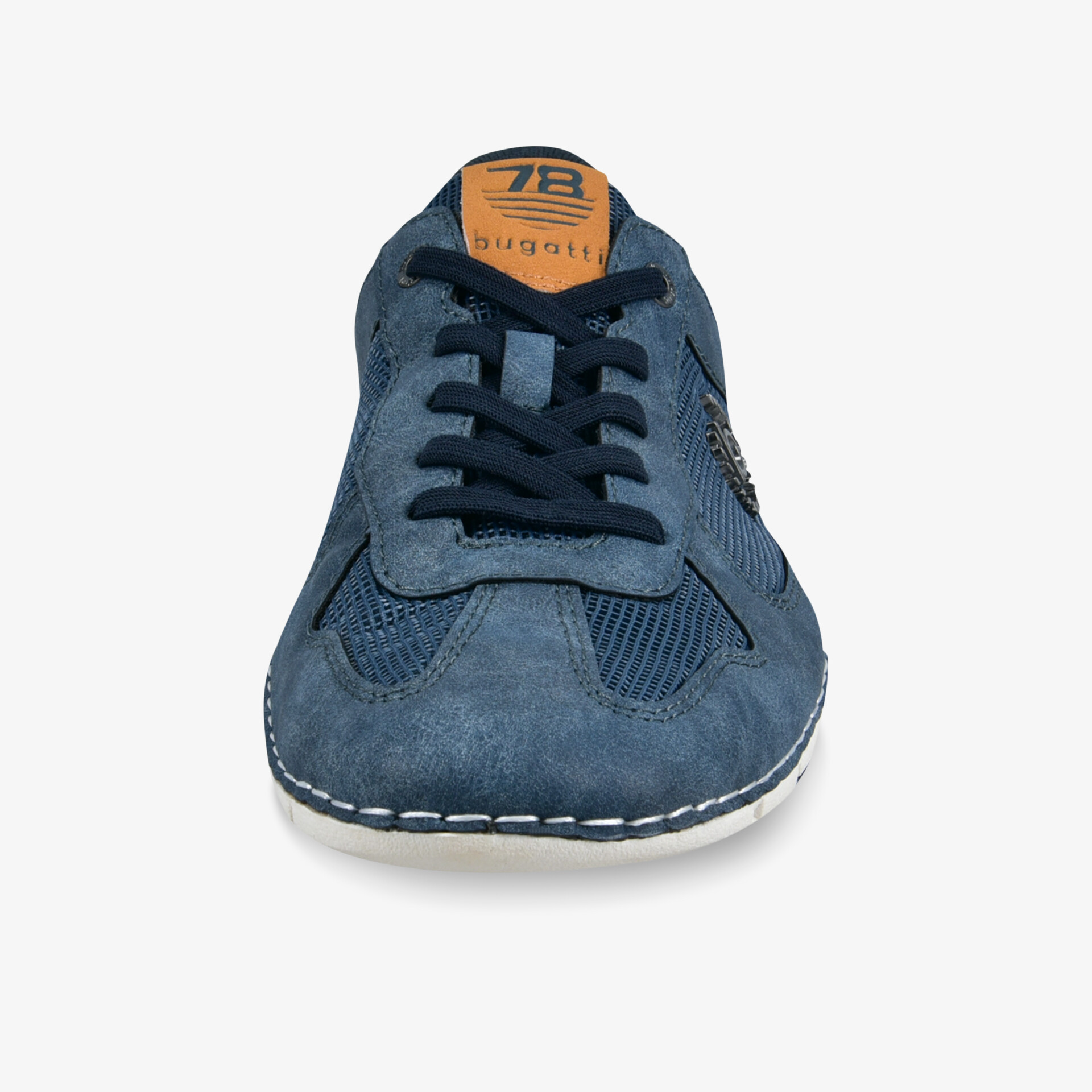 Blauer Sneaker in Frontansicht mit leichter Schnürung, atmungsaktivem Material und flexibler Sohle