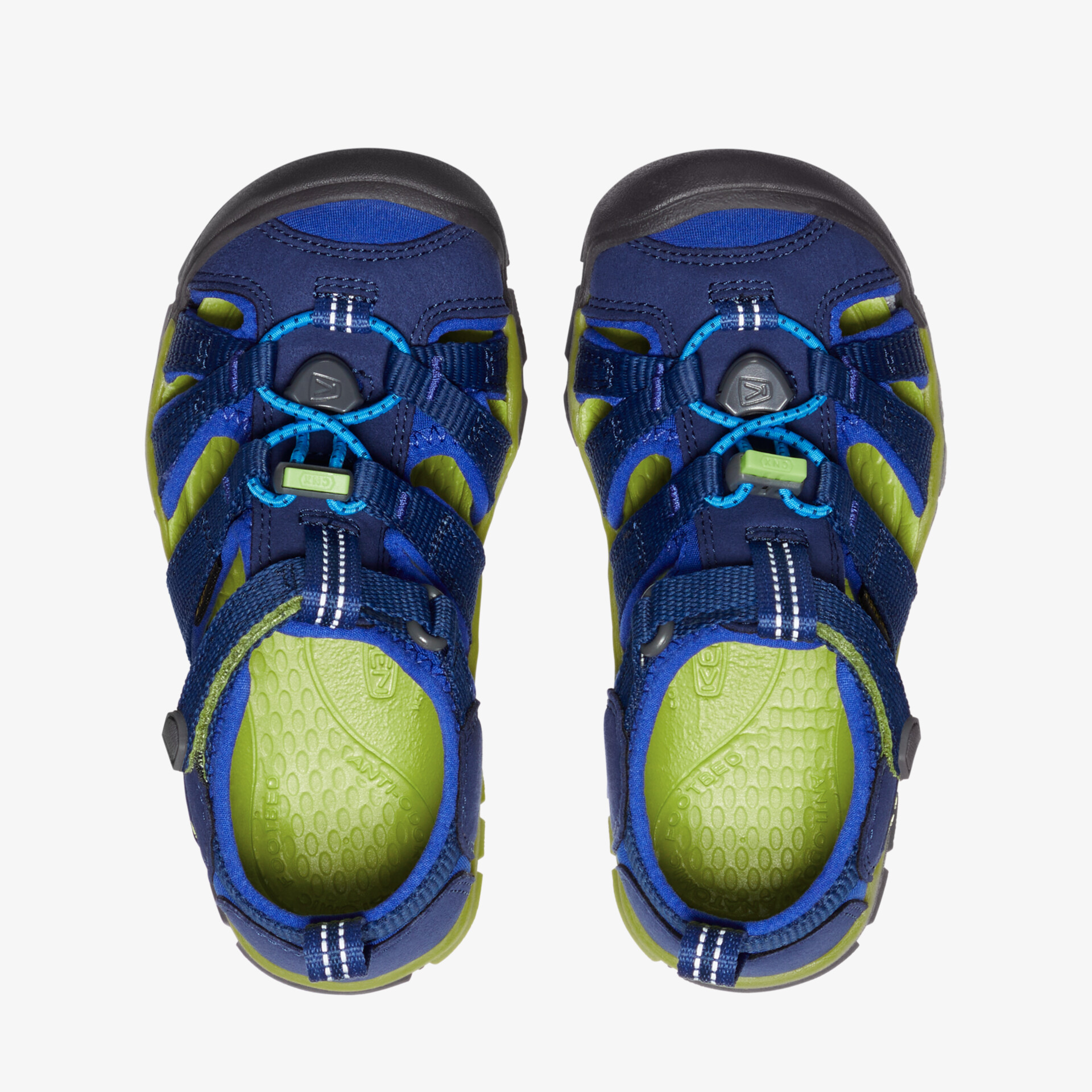 Bequeme und robuste blaue Sandalen mit grünem Innenfutter und schnelltrocknendem Material. Ideal für Outdoor-Aktivitäten.