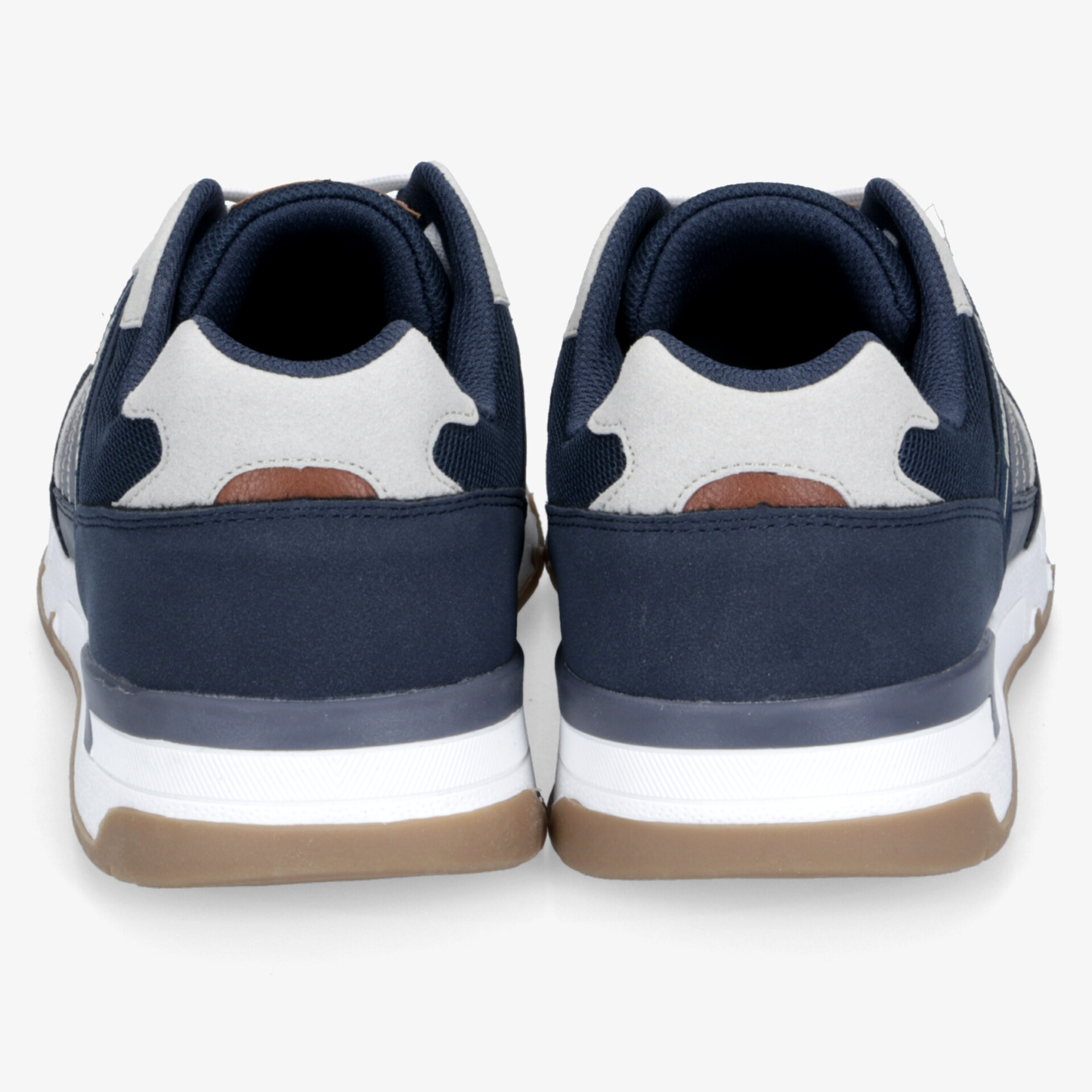 Robuste Sportschuhe mit gepolsterter Ferse und rutschfester Sohle, klare Rückansicht in Blau und Weiß