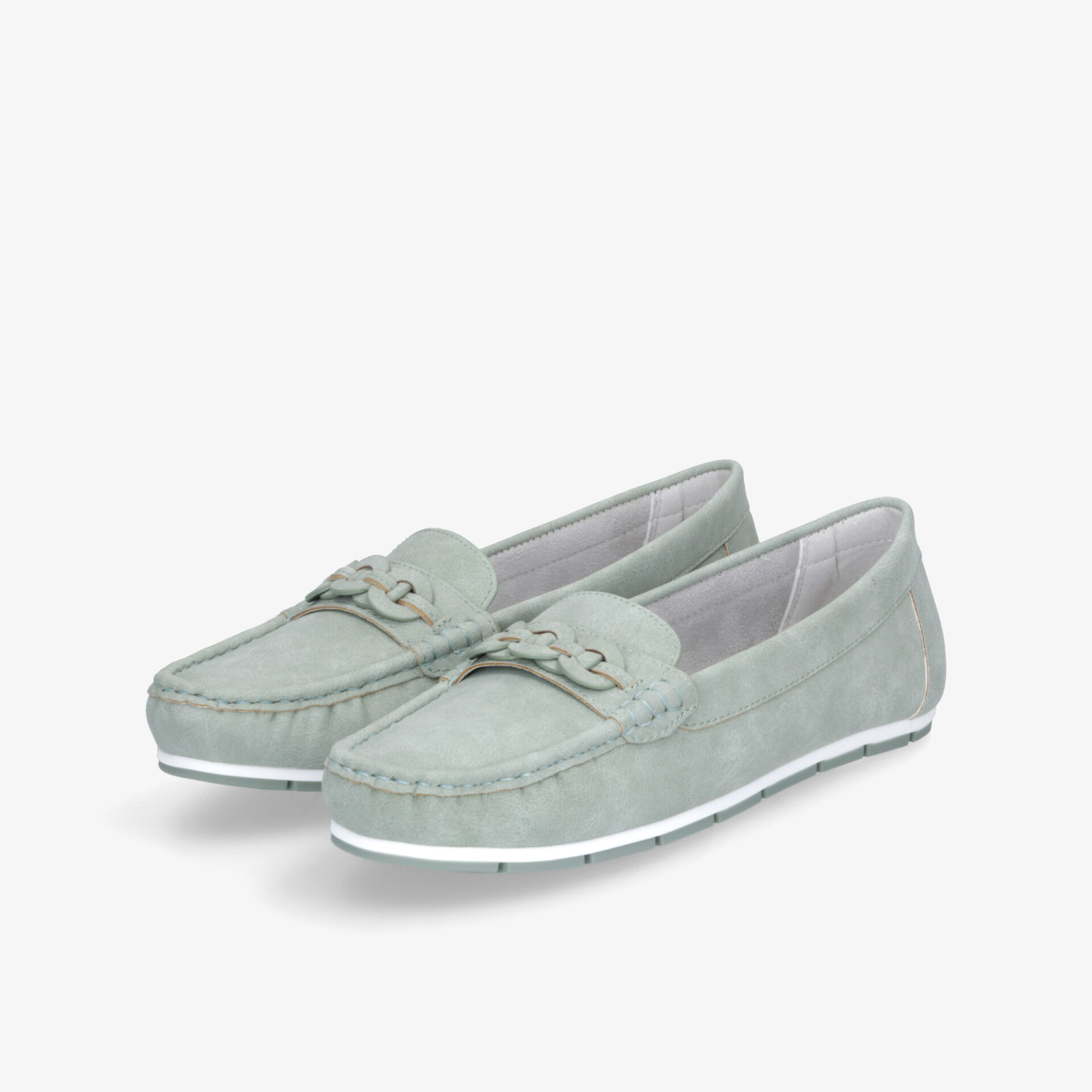 Elegante graue Mokassins als Paar in schräger Vorderansicht, weich und bequem mit rutschfester Sohle