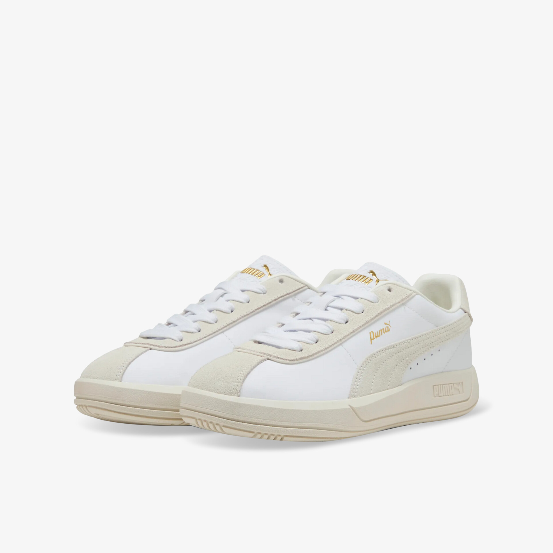 Sportliche weiße Sneaker mit beigen Akzenten, komfortabel und langlebig für vielseitigen Alltagseinsatz