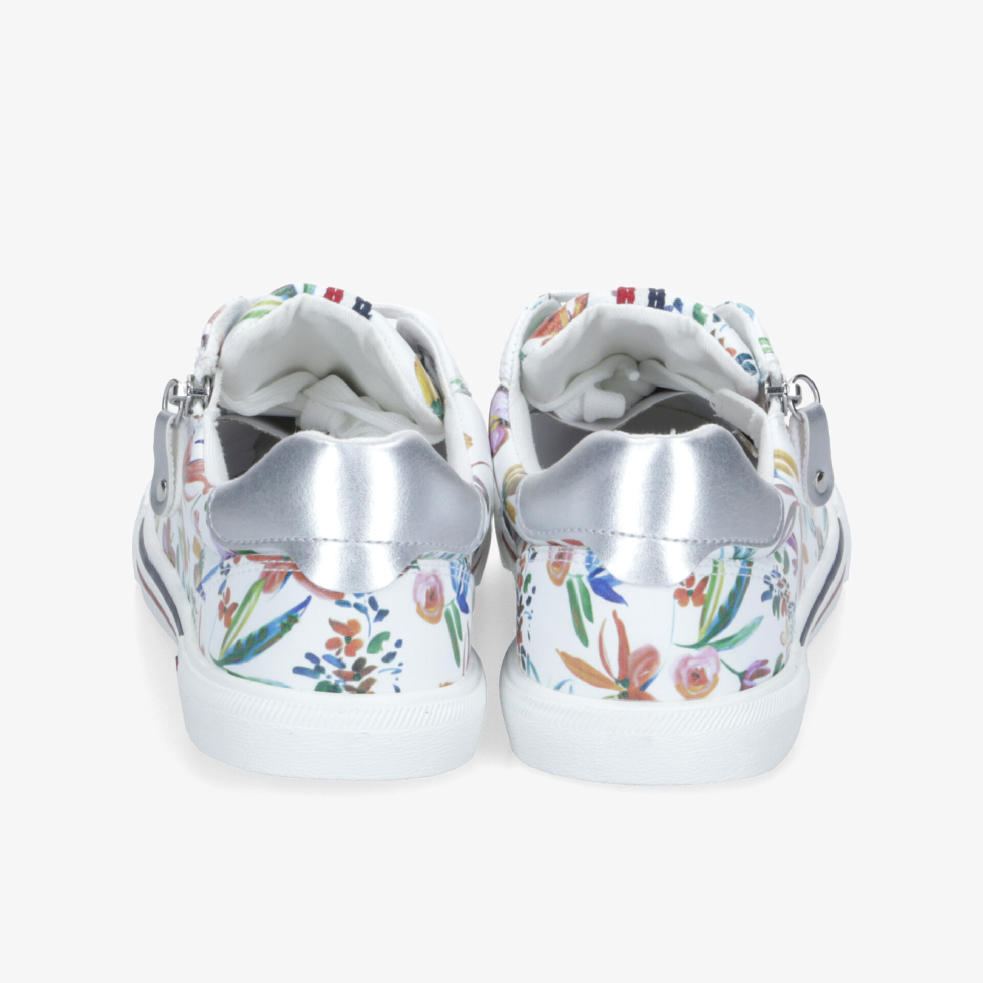 Rückansicht von modischen Schuhen mit buntem Blumenmuster und praktischen Reißverschlüssen für bequemen Tragekomfort