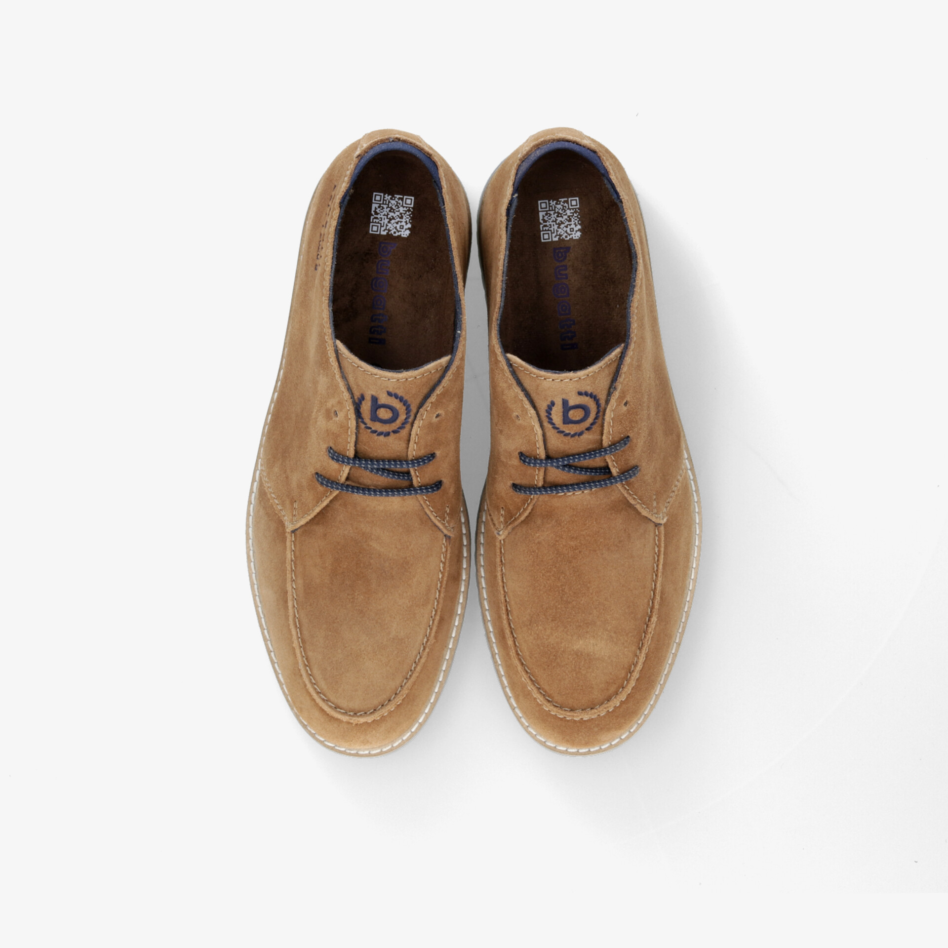 Beige Lederschuhe im Paar, bequem und robust mit klassischer Schnürung und hochwertiger Verarbeitung, elegante Optik