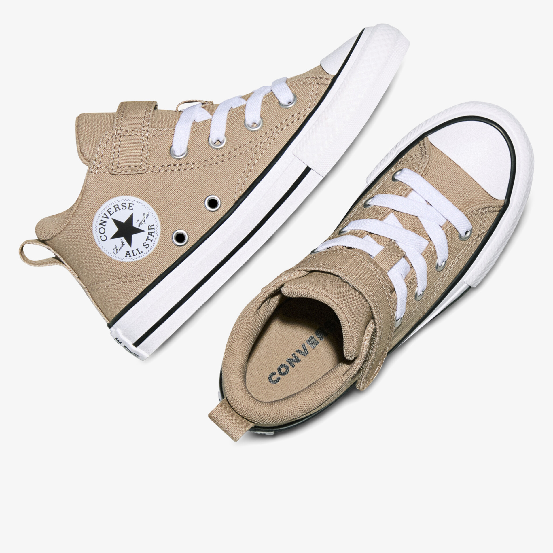 Beige Sneaker mit weißen Schnürsenkeln und robuster Gummisohle, klassisches Design aus Canvas