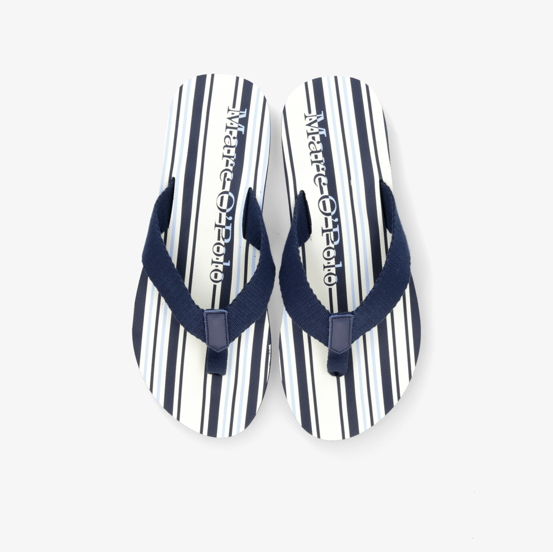 Stylische Flip-Flops mit gestreiftem Design und bequemer Passform, perfekt für den Sommer.