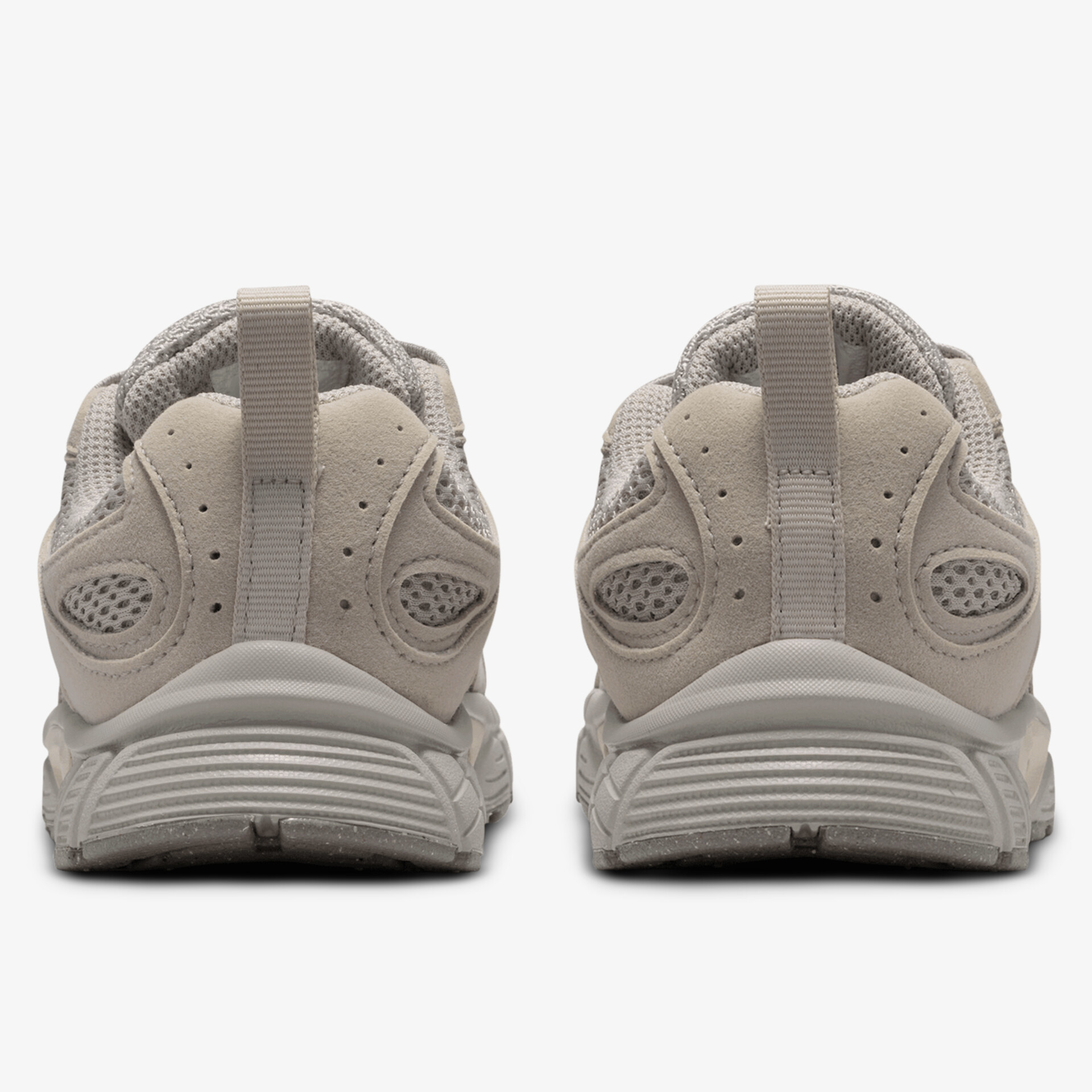 Moderne und bequeme Sneaker mit robustem Design und atmungsaktivem Material.