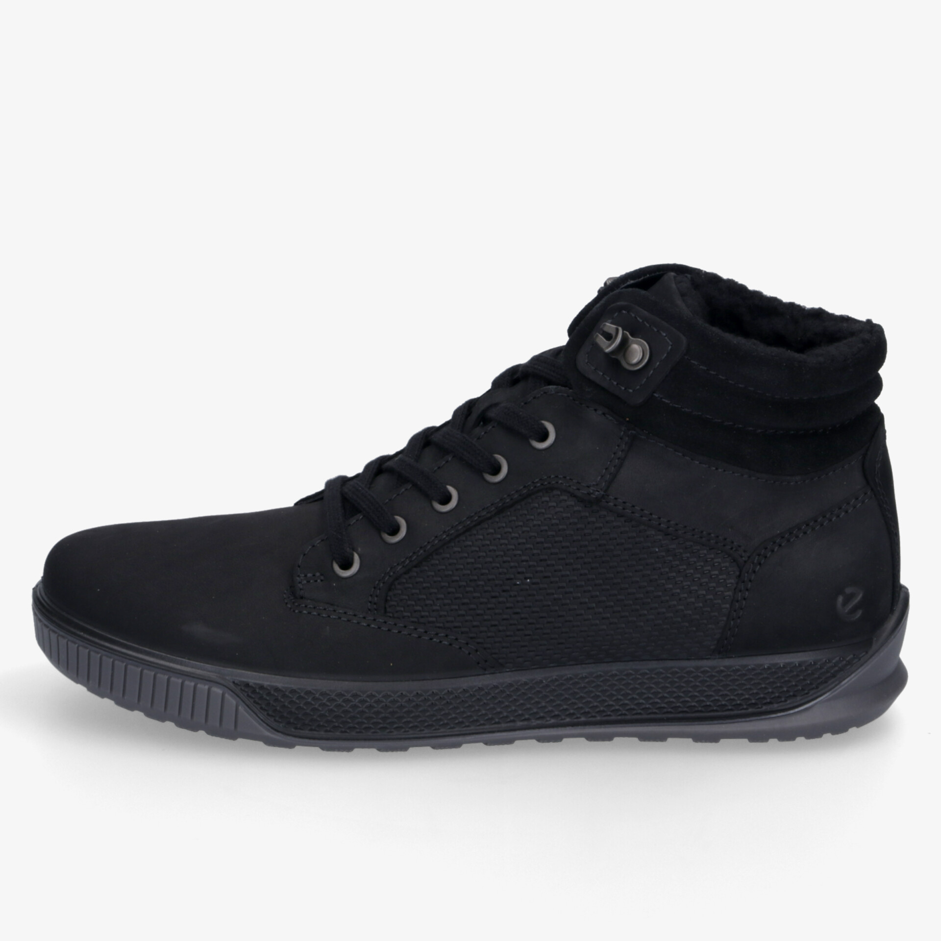 Schwarzer Sneaker seitliche Ansicht mit robustem Material und flexibler, rutschfester Sohle für hohen Komfort