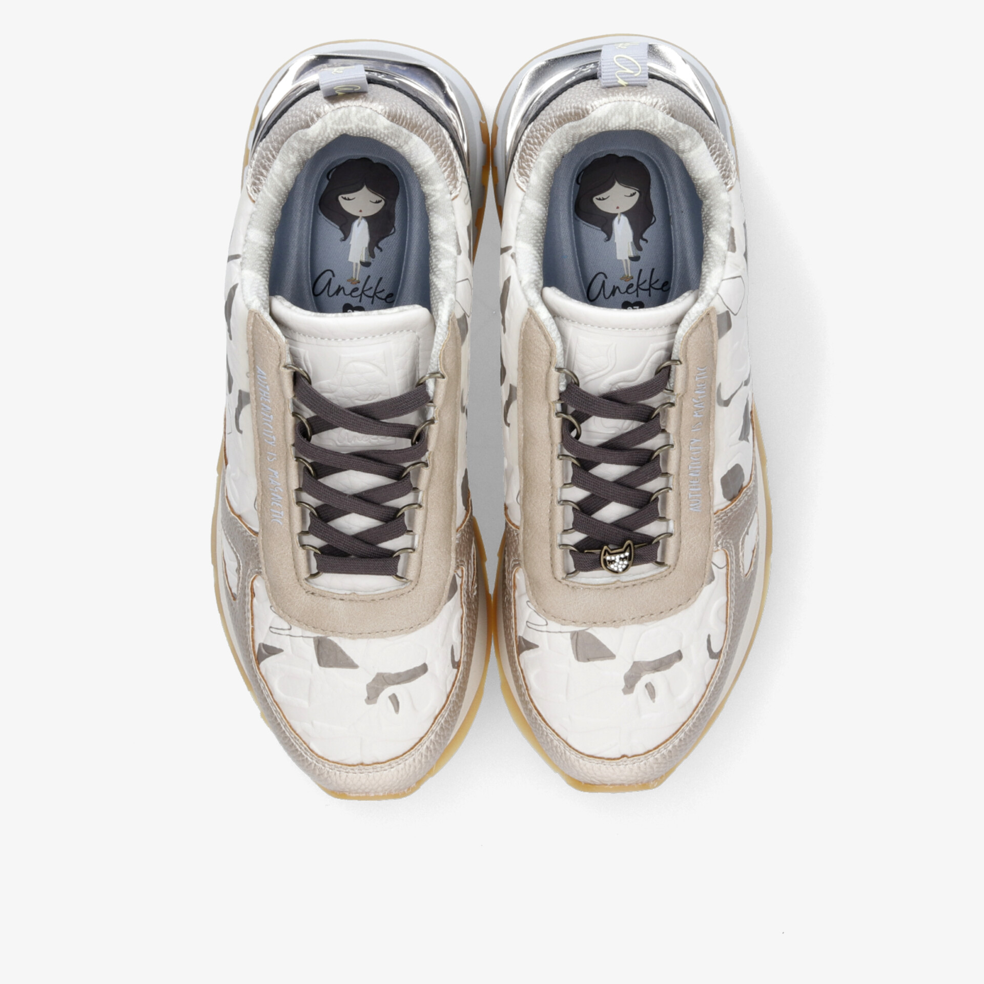 Trendige Sneaker mit auffälligem Design und exzellenter Verarbeitung.