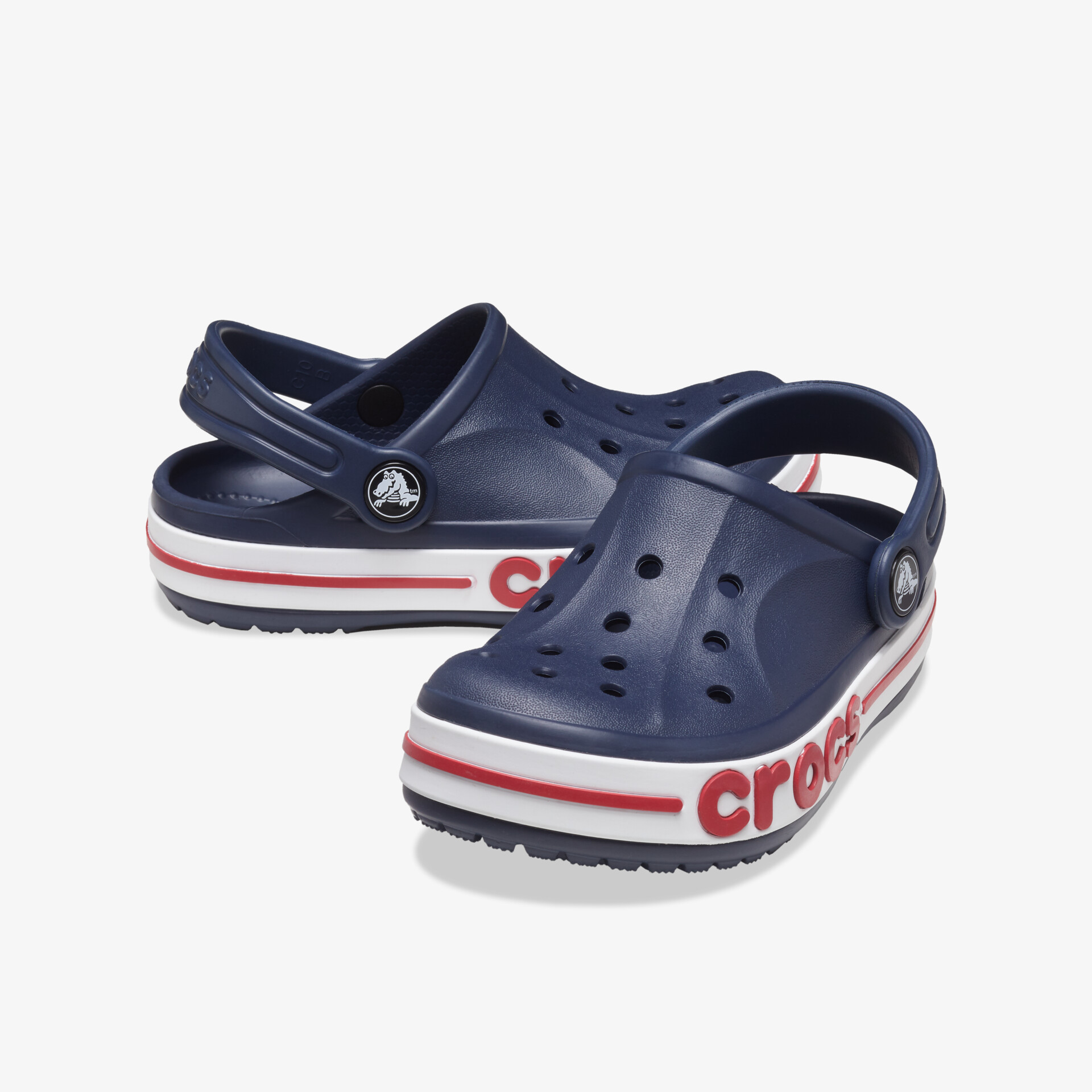 Bequeme blaue Crocs Sandalen mit atmungsaktivem Design, gepolsterter Laufsohle und rutschfestem Profil als Paar