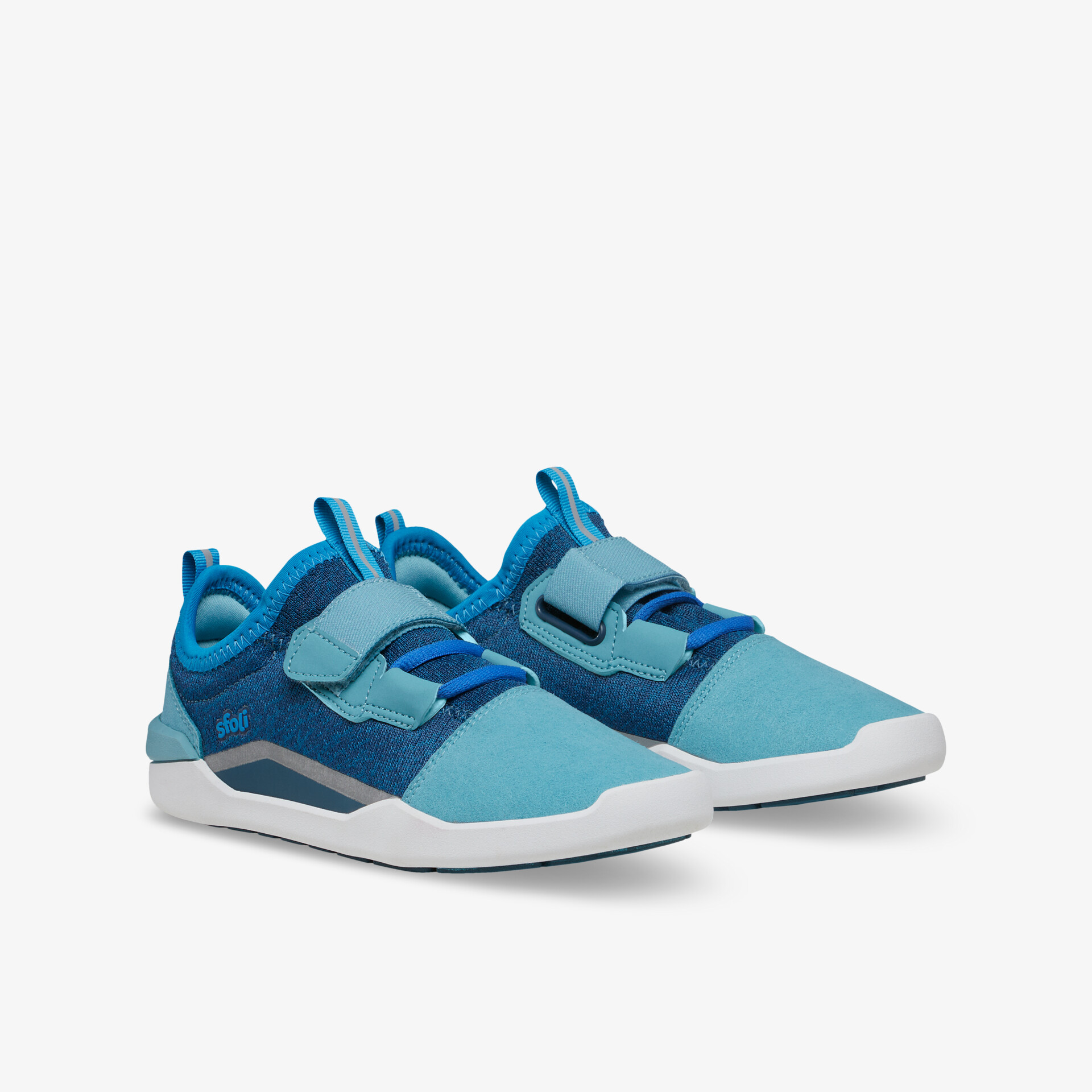 Blaue Sneakers mit Klettverschluss, sportlicher Look, ideal für Alltag und Freizeitaktivitäten.