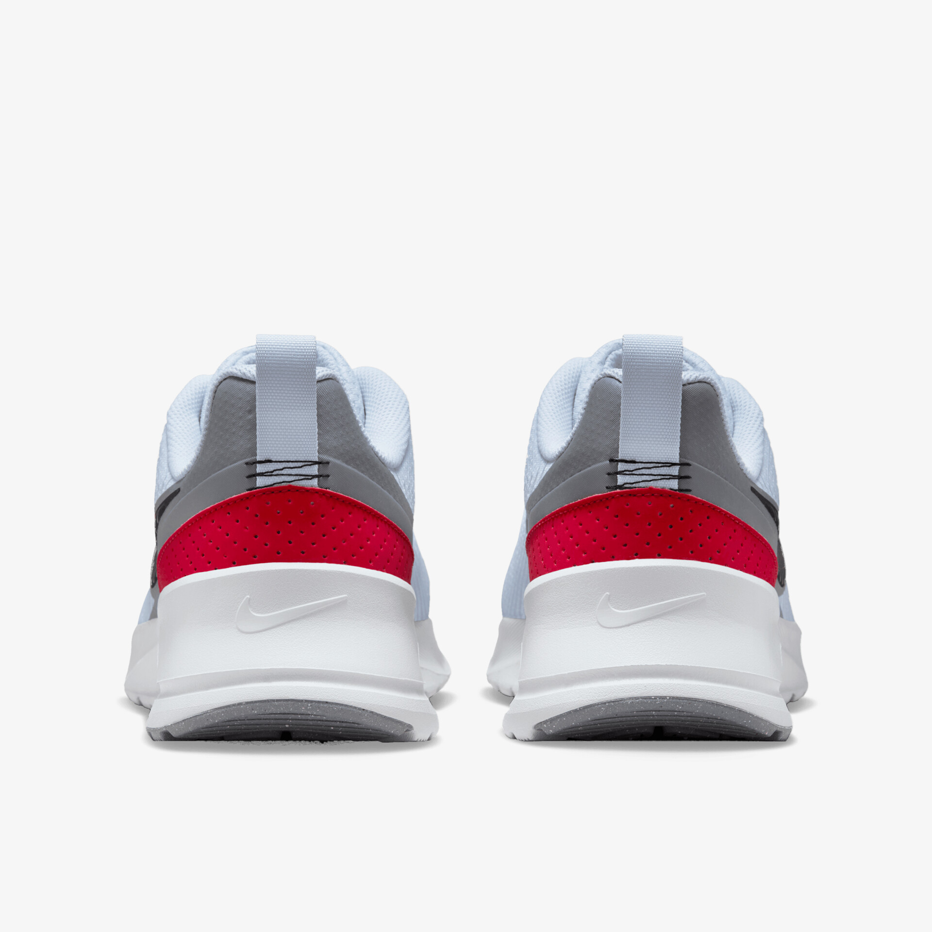 Rückansicht eines roten und weißen Sportschuhpaars mit stabiler Sohle und komfortabler Polsterung