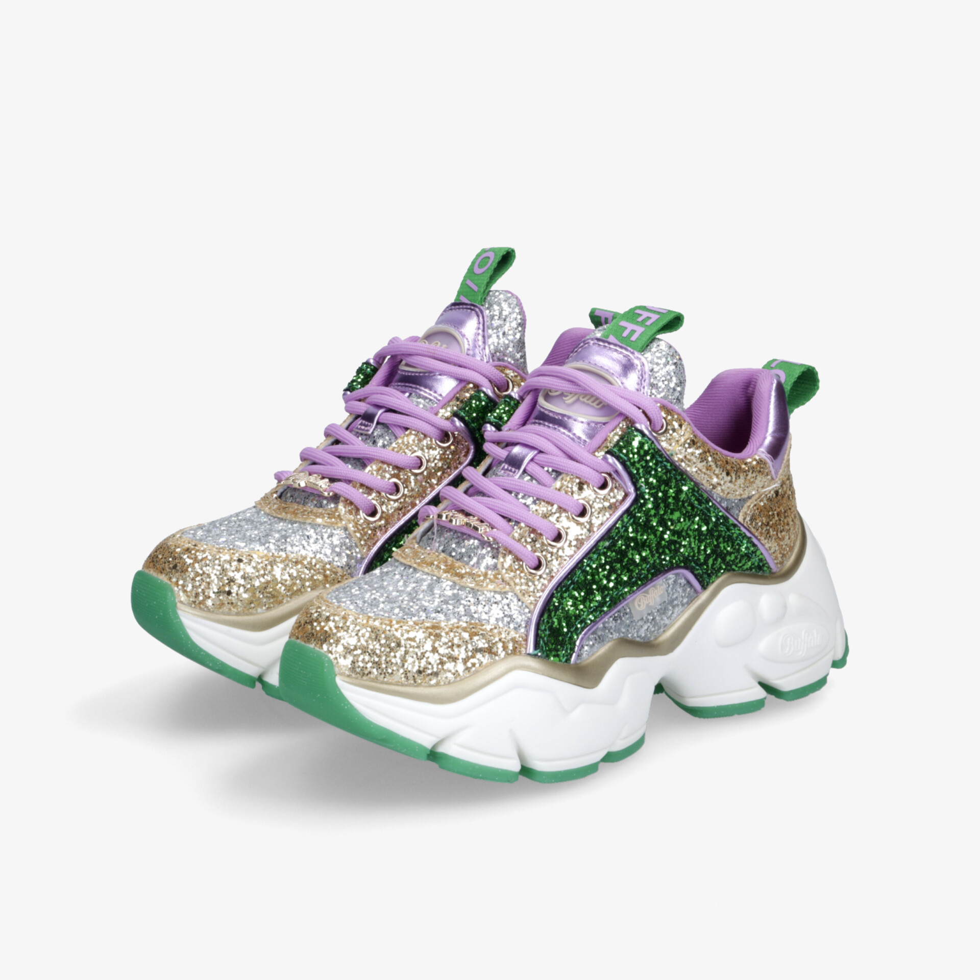 Glitzernder lila-grüner Sneaker mit dicker weißer Sohle und bequemem Design für hohen Tragekomfort