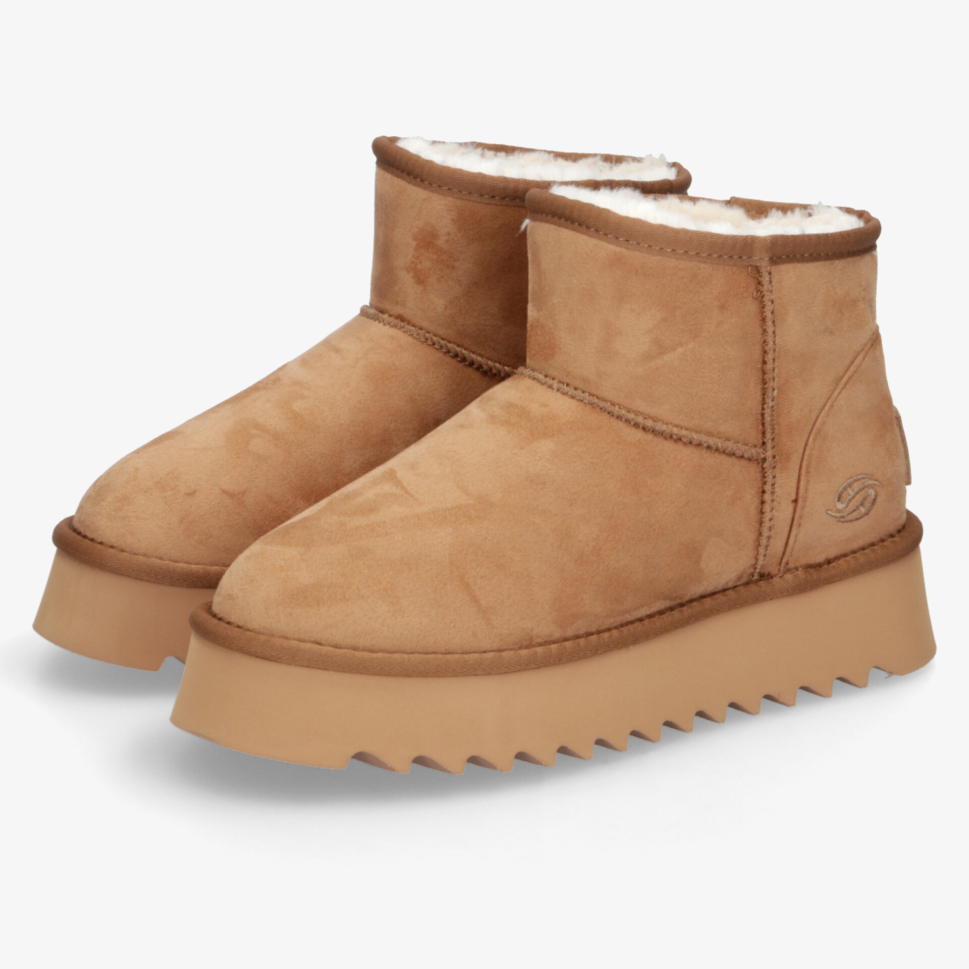 Warme braune Winterstiefel mit weichem Innenfutter und rutschfester Sohle, bequem und robust für kalte Tage