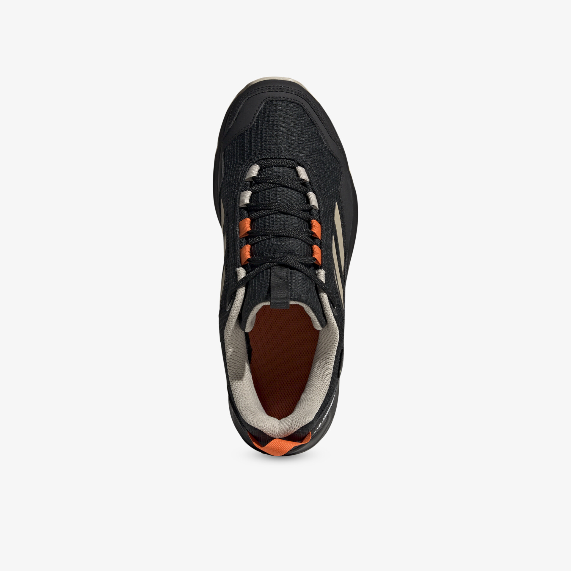 Moderner schwarzer Sneaker mit auffälligen Details und komfortabler Passform, ideal für Freizeit und Sport.