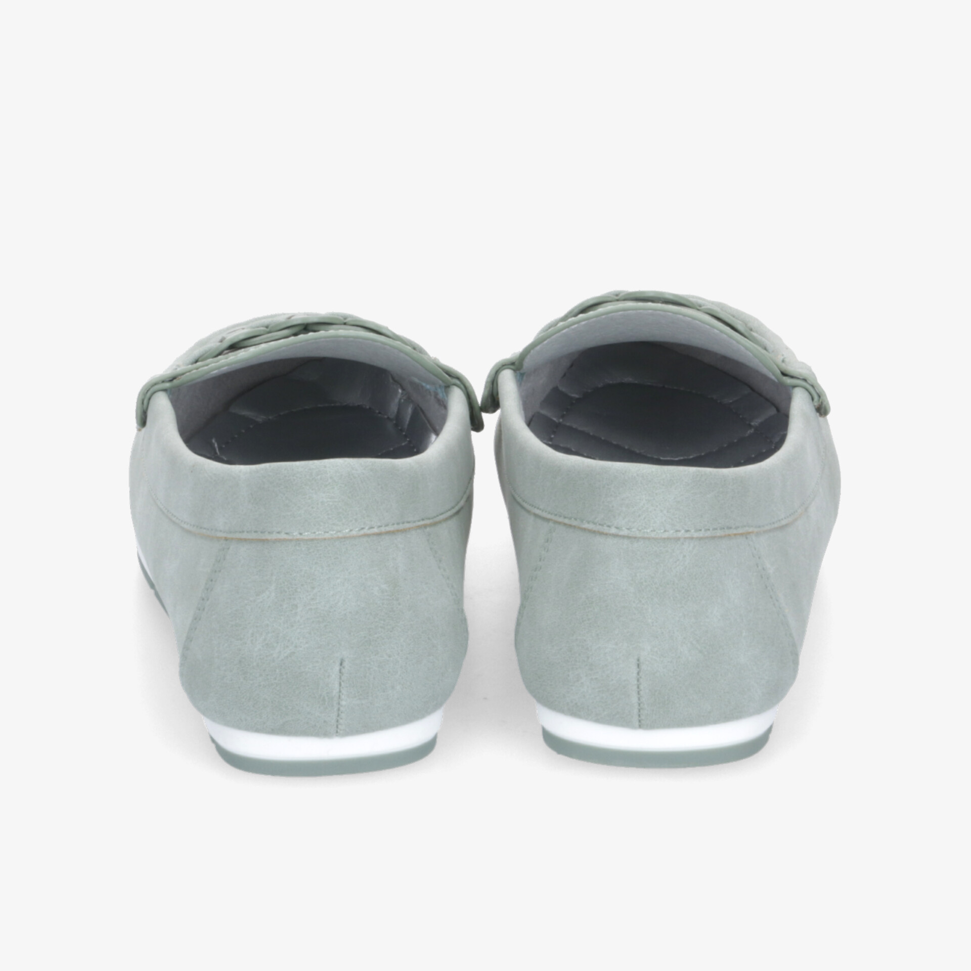 Graue Schuhe im Paar von hinten mit flexiblem Einstieg und rutschfester Sohle, bequem und modisch