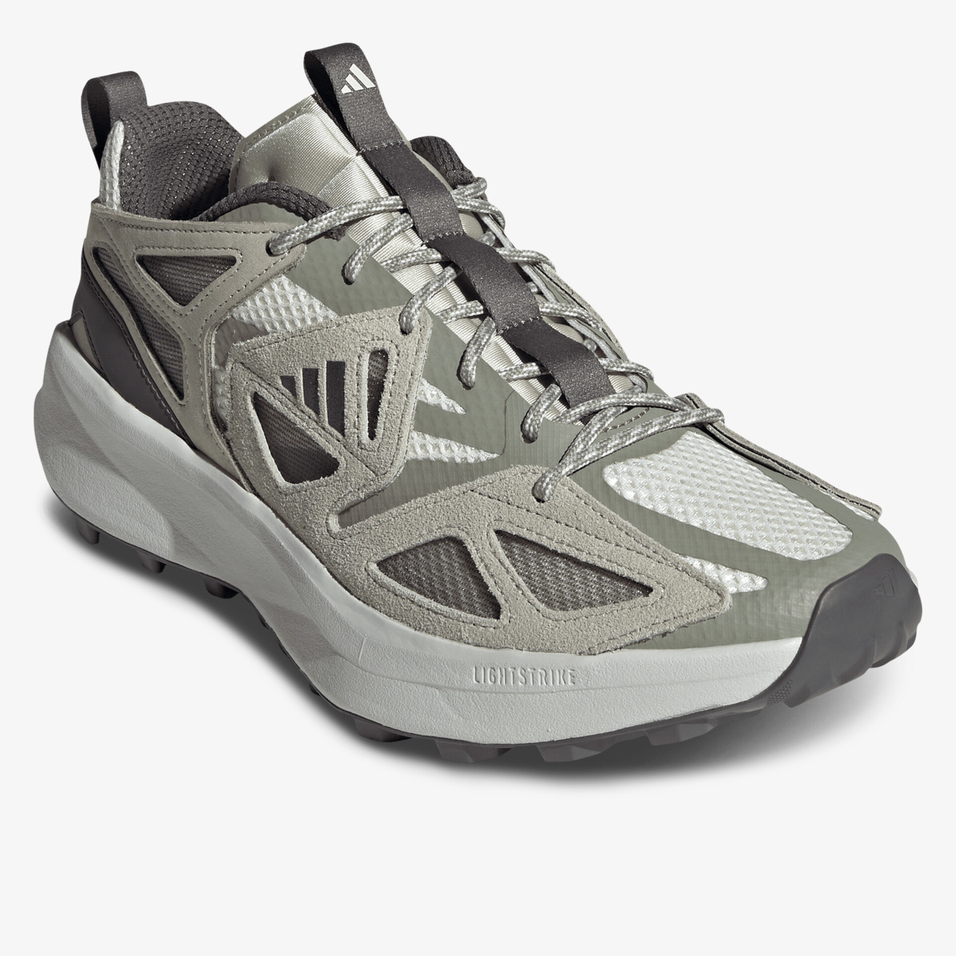 Moderner Sportschuh mit atmungsaktivem Material und stabiler Komfortsohle für optimalen Halt